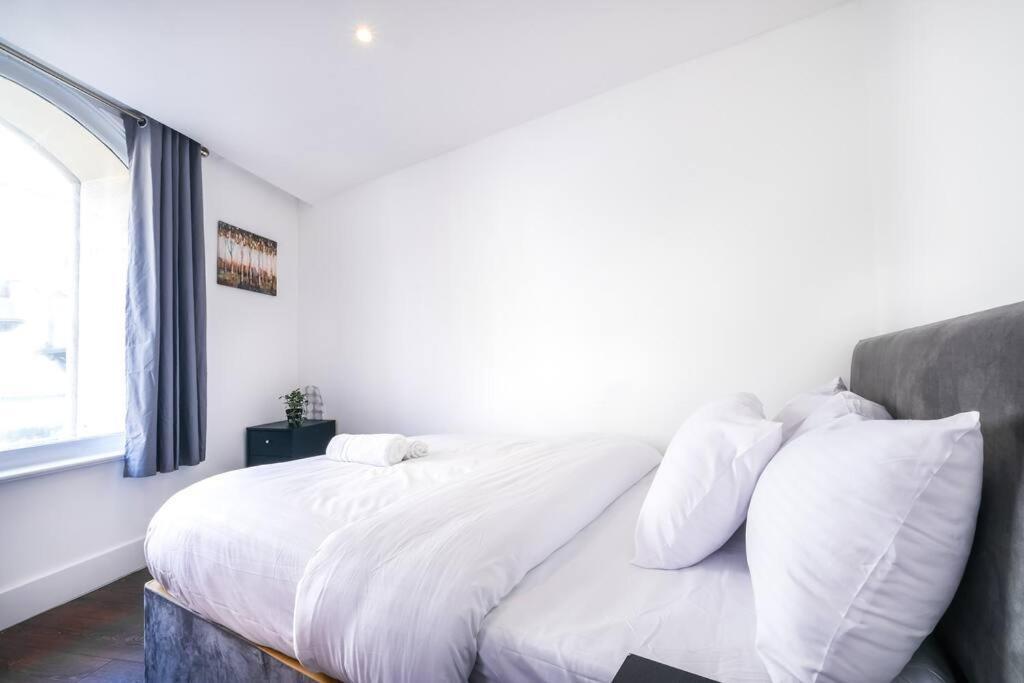 Flat For 4 In Piccadilly, Soho Vre Londen