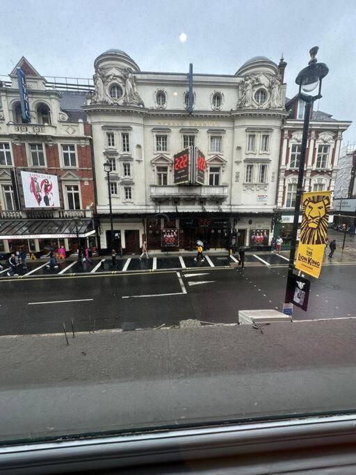 Flat For 4 In Piccadilly, Soho Vre Londen