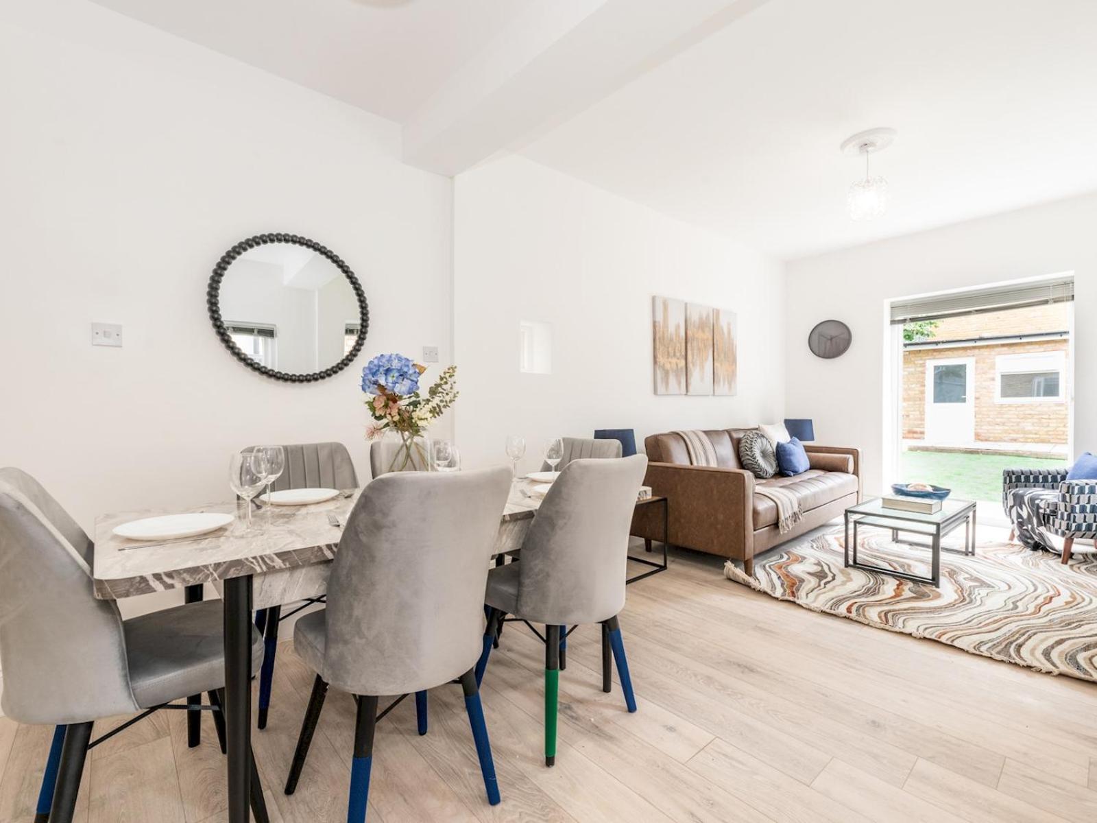 Stylish Newly Renovated Large With Garden Pass The Keys Holiday home *