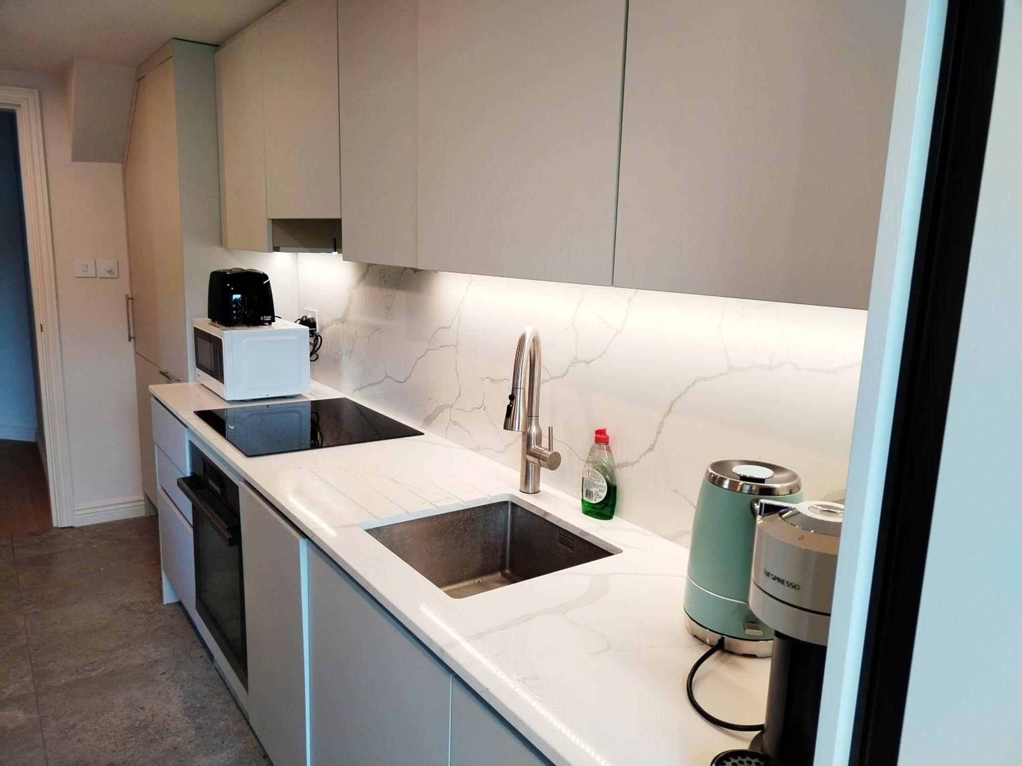 New Refurbished One Bed Flat In The West Apartment London