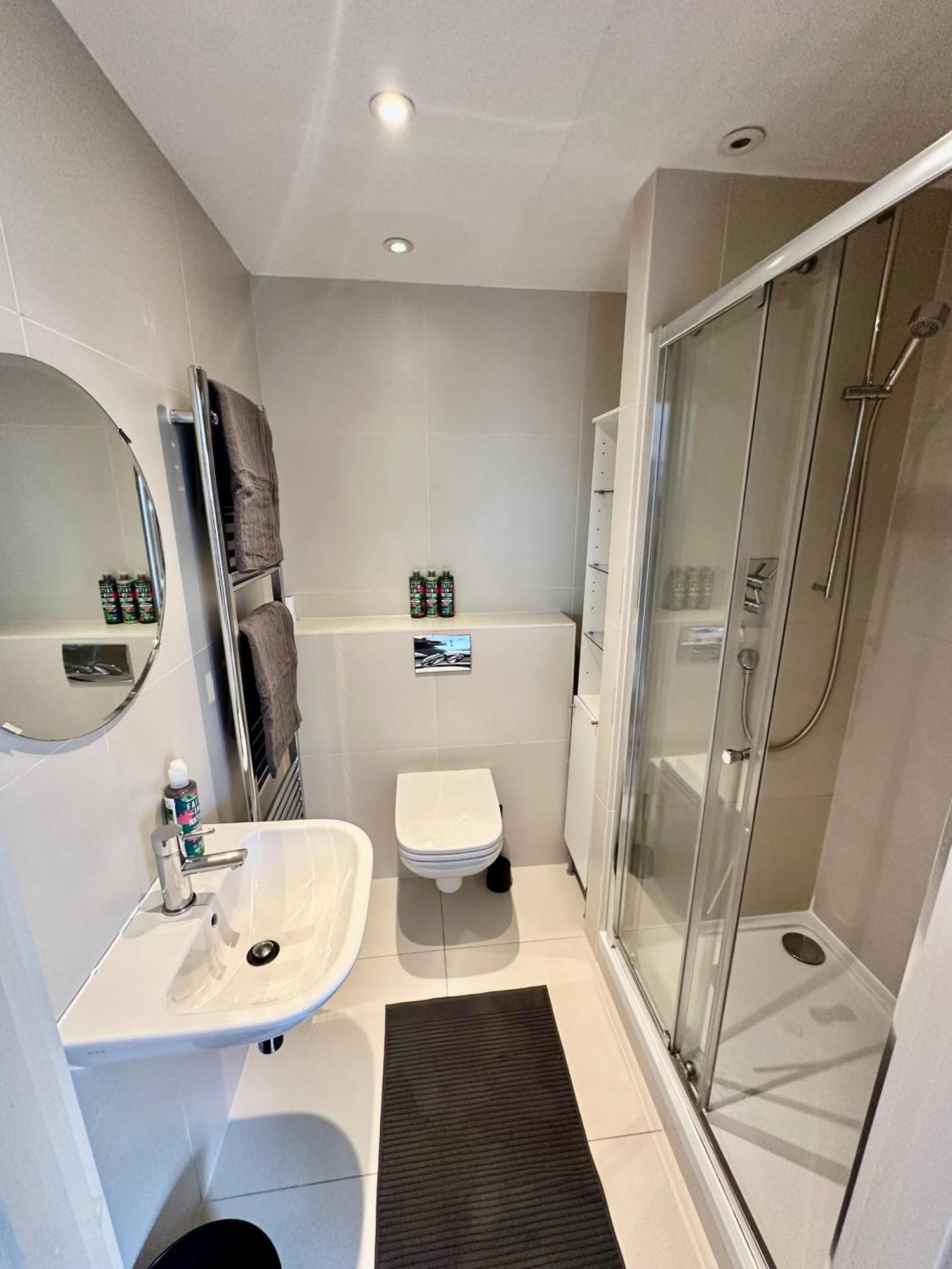 Apartamento Large, Family Friendly 3-bed Flat In Wood Londres
