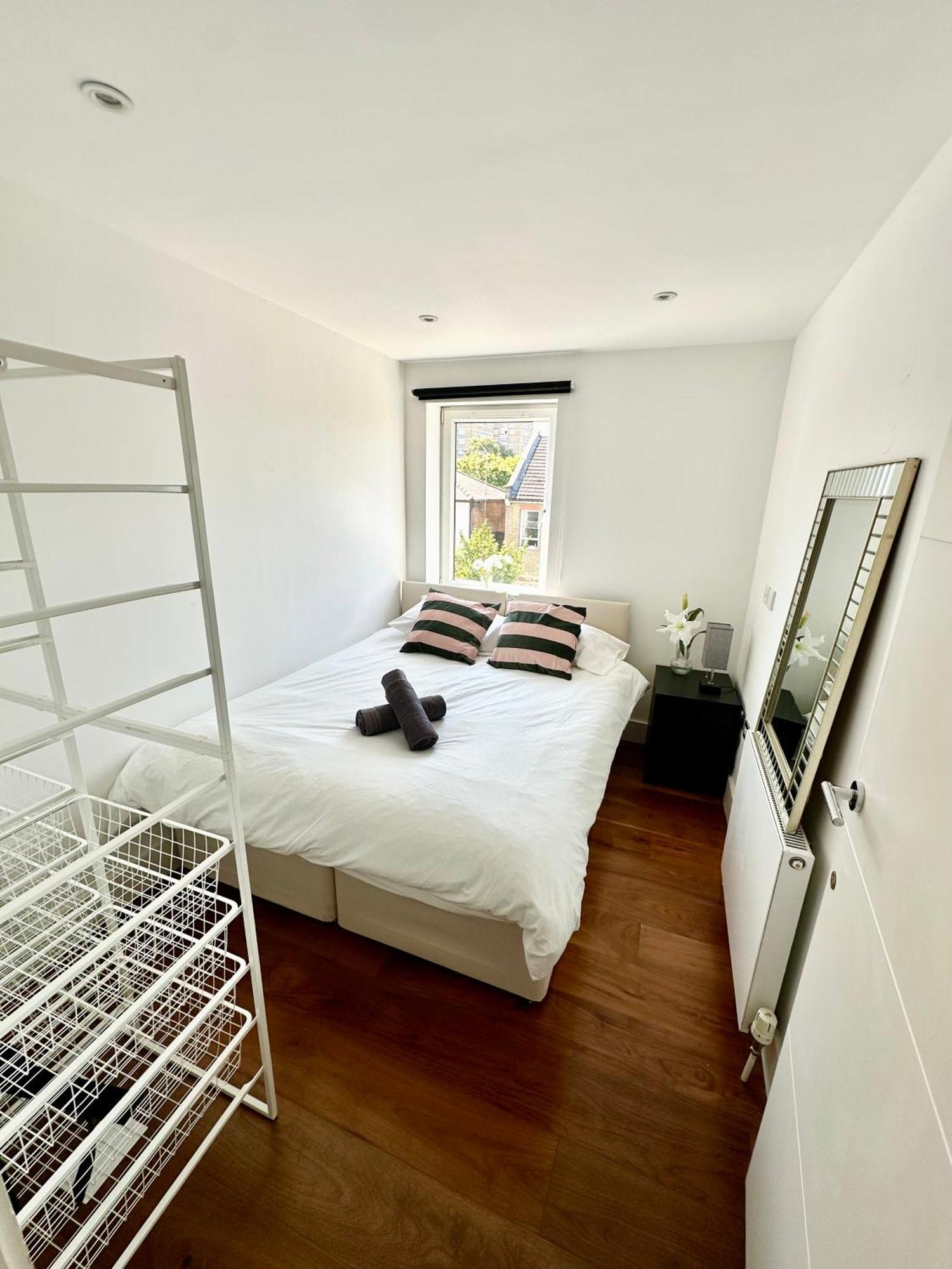Large, Family Friendly 3-bed Flat In Wood * Londen