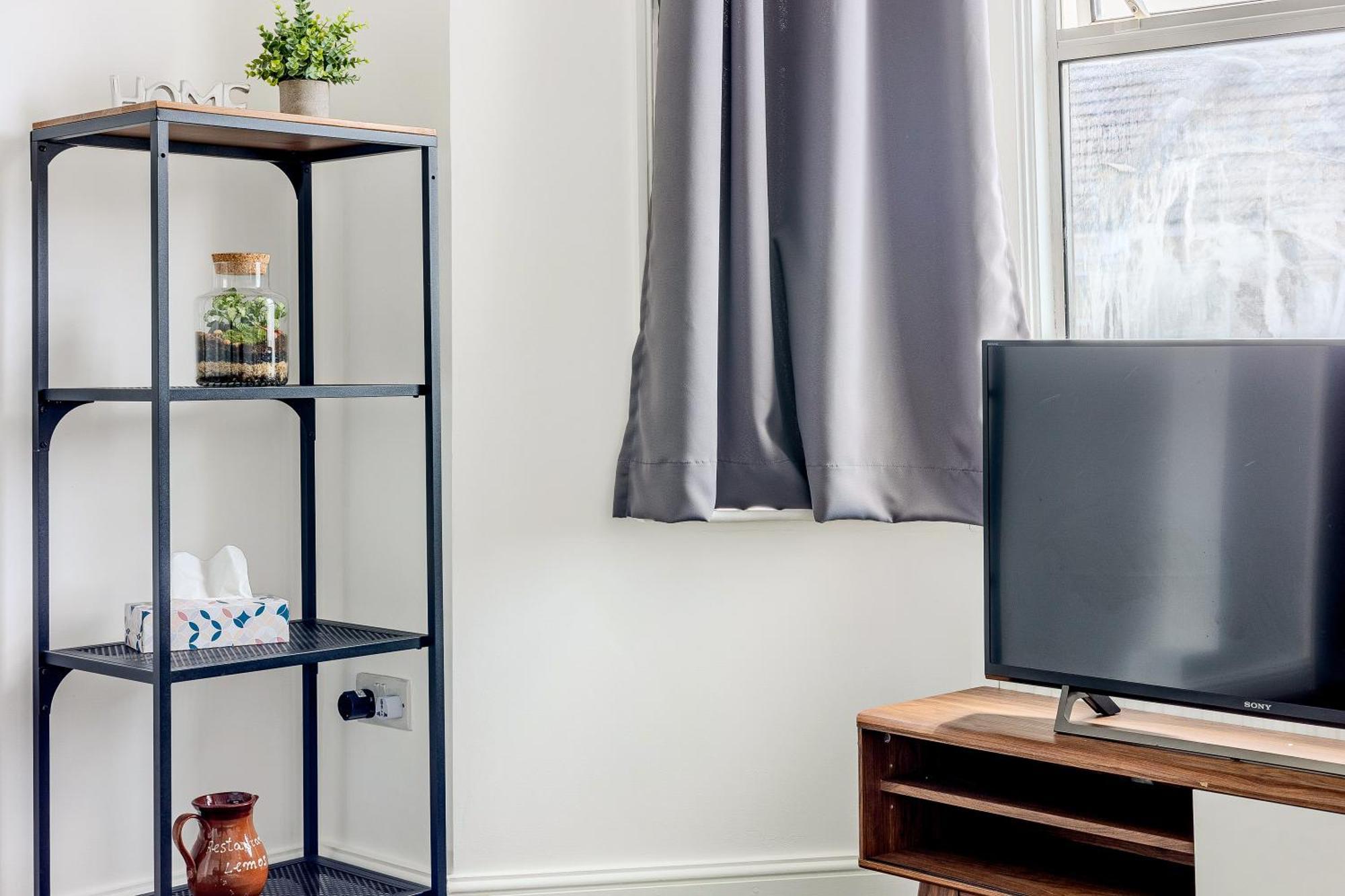 Bright 2br Flat, Forest Gate, East Apartment