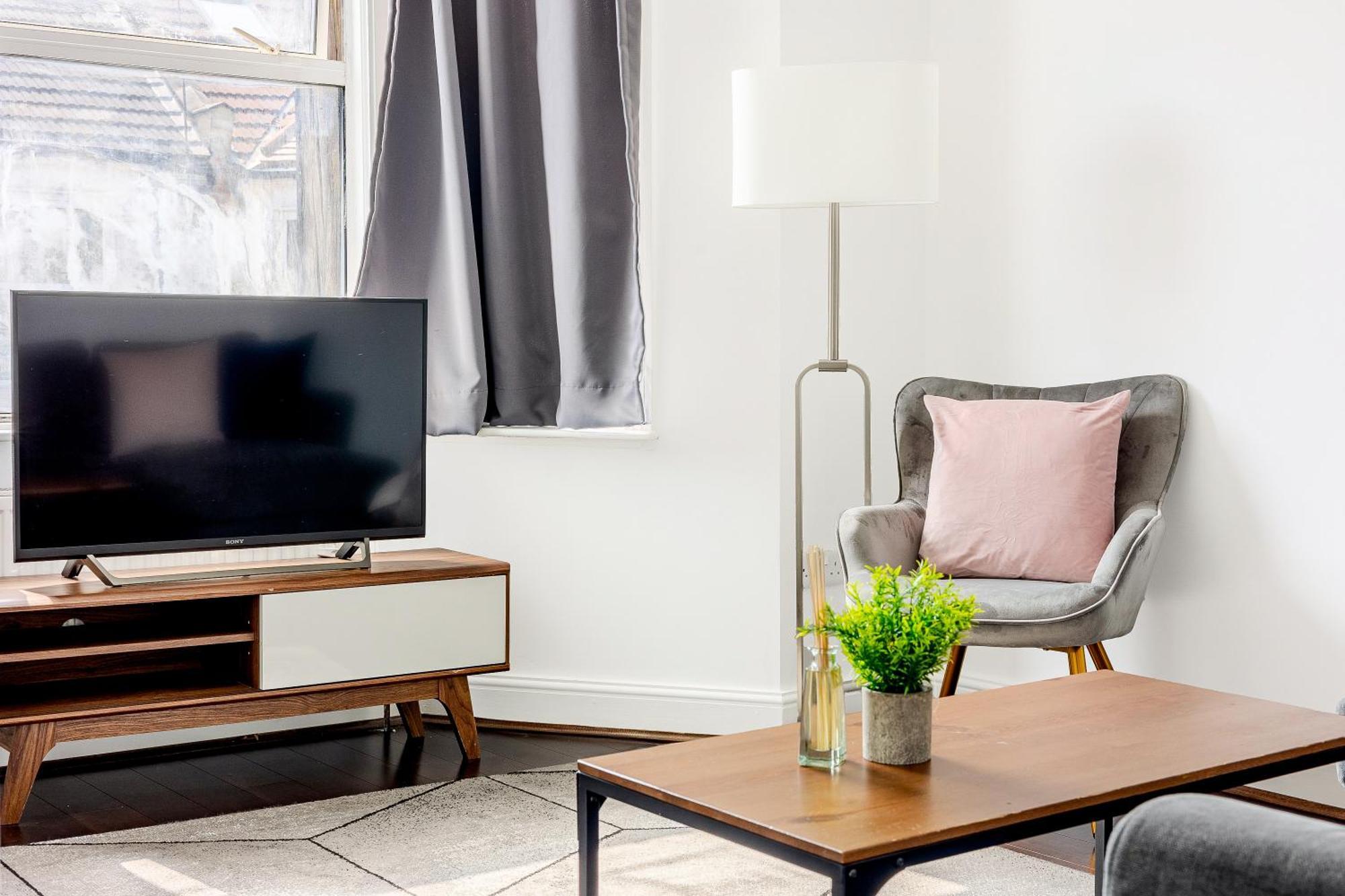 Bright 2br Flat, Forest Gate, East Apartment