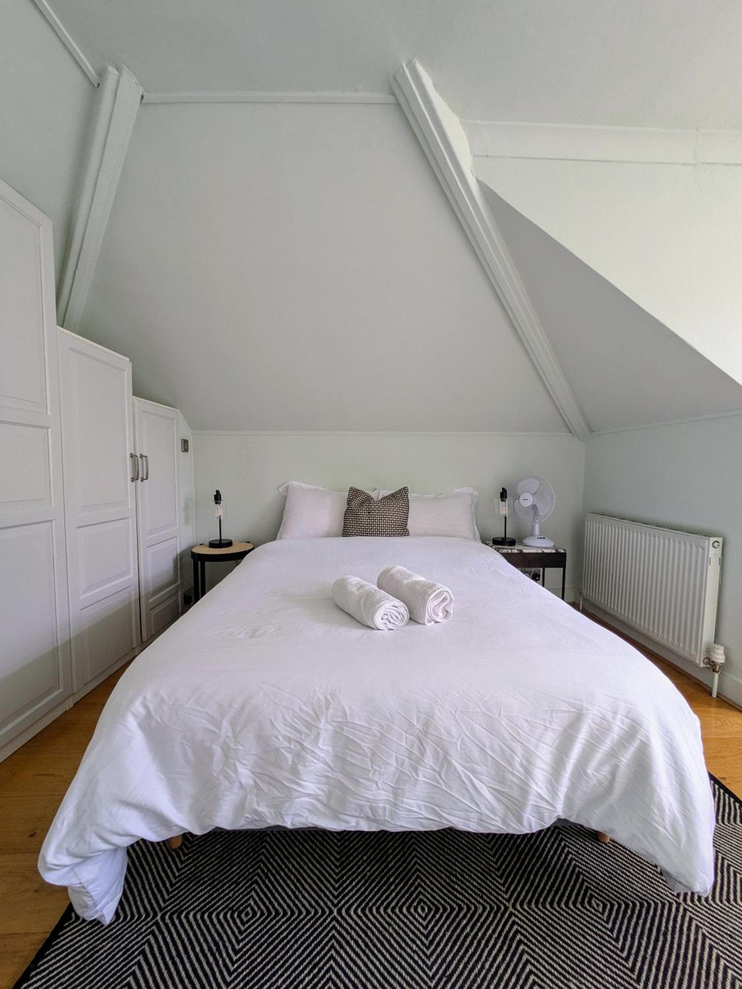 Charming Bright 2-bed Heritage Flat, Battersea Park, Londres