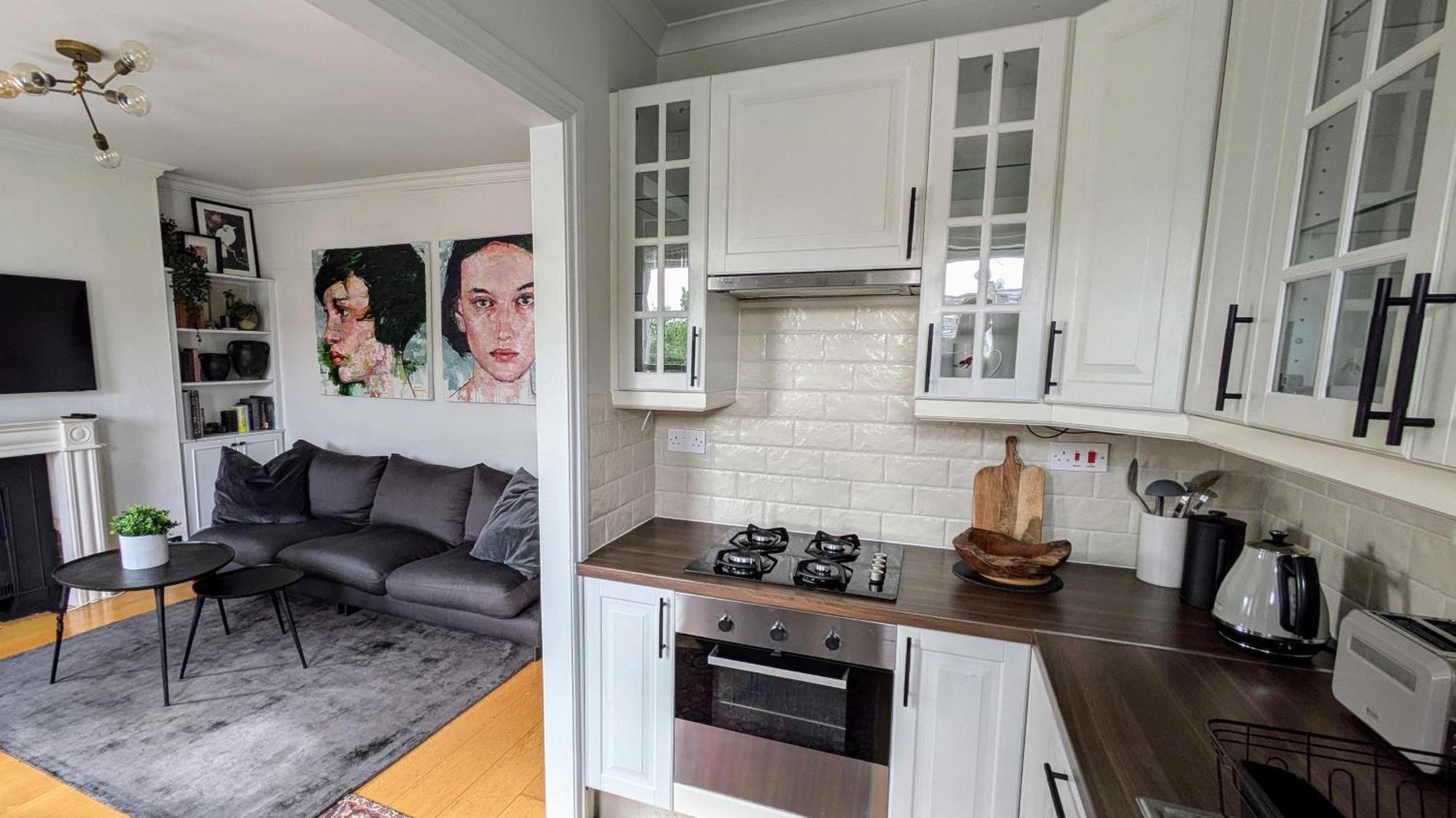 Charming Bright 2-bed Heritage Flat, Battersea Park, *