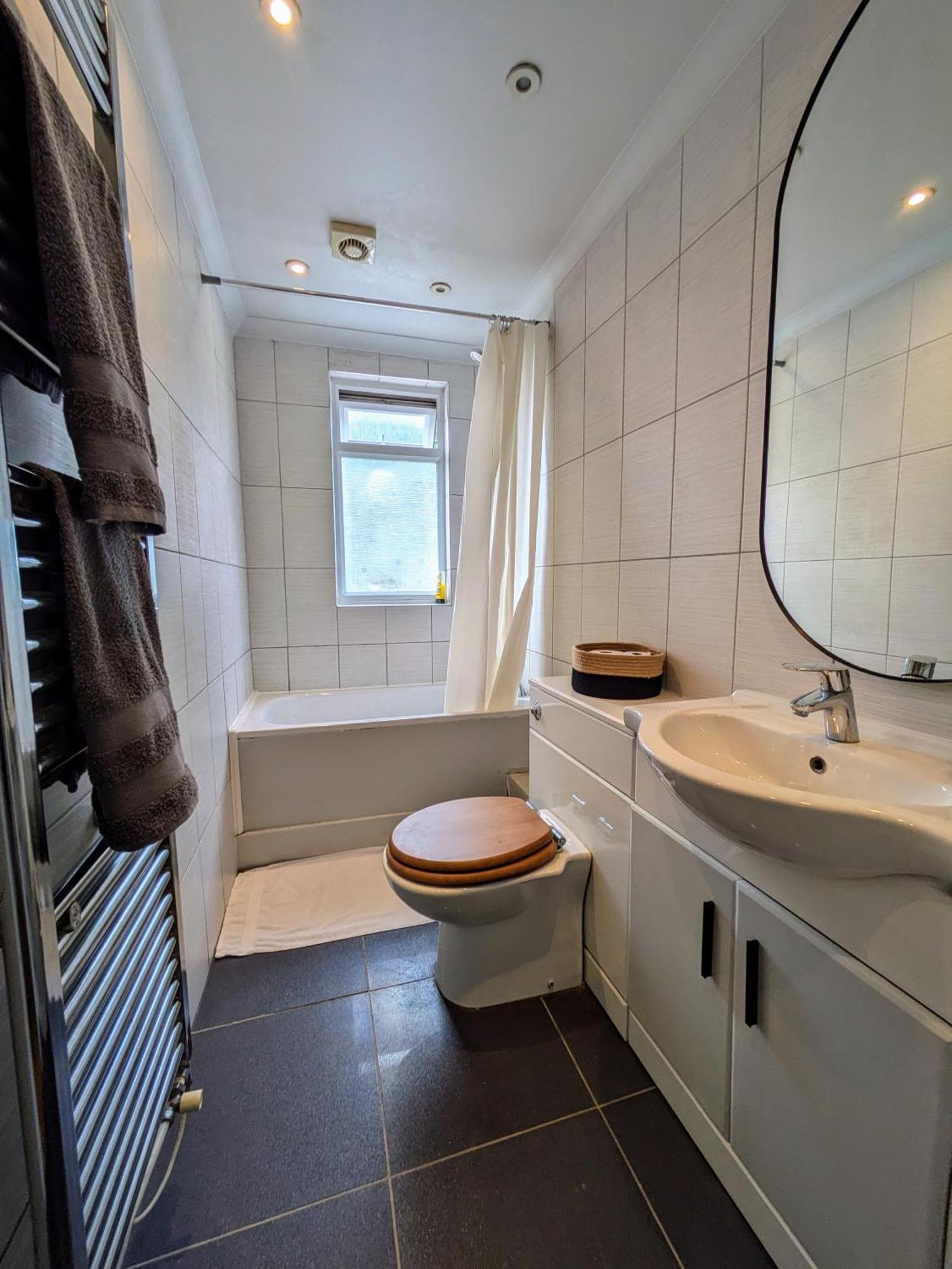 Charming Bright 2-bed Heritage Flat, Battersea Park, Apartamento *