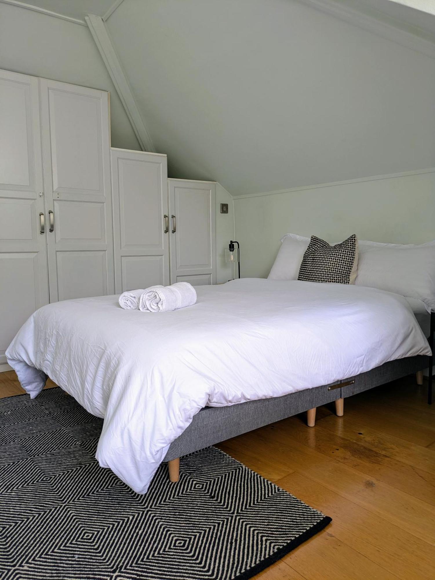 Charming Bright 2-bed Heritage Flat, Battersea Park,