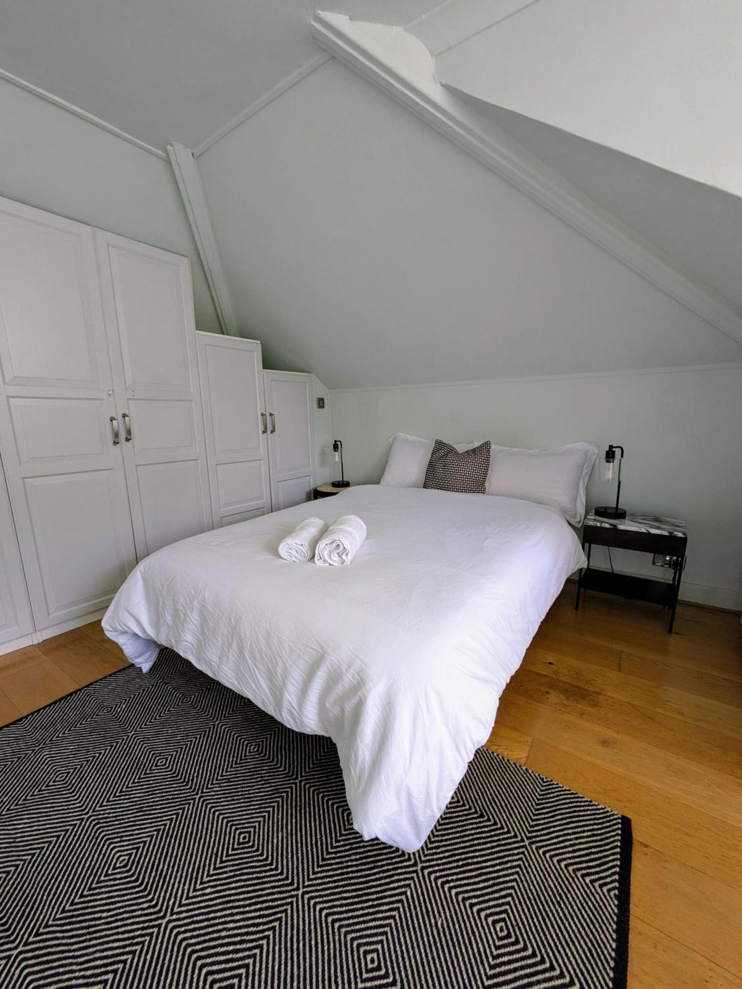 Charming Bright 2-bed Heritage Flat, Battersea Park, Apartamento *
