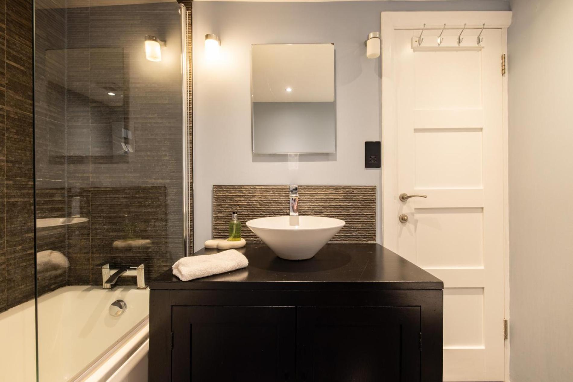 Sugared Almond - 1 Bedroom Notting Hill