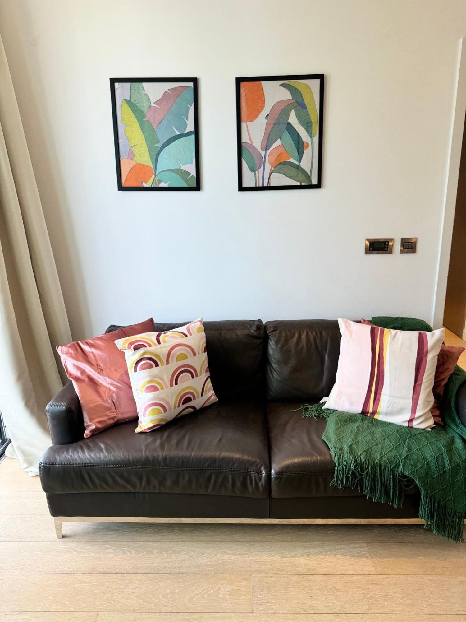 Scenic View 1-bed Near Downtown With Free Wifi London