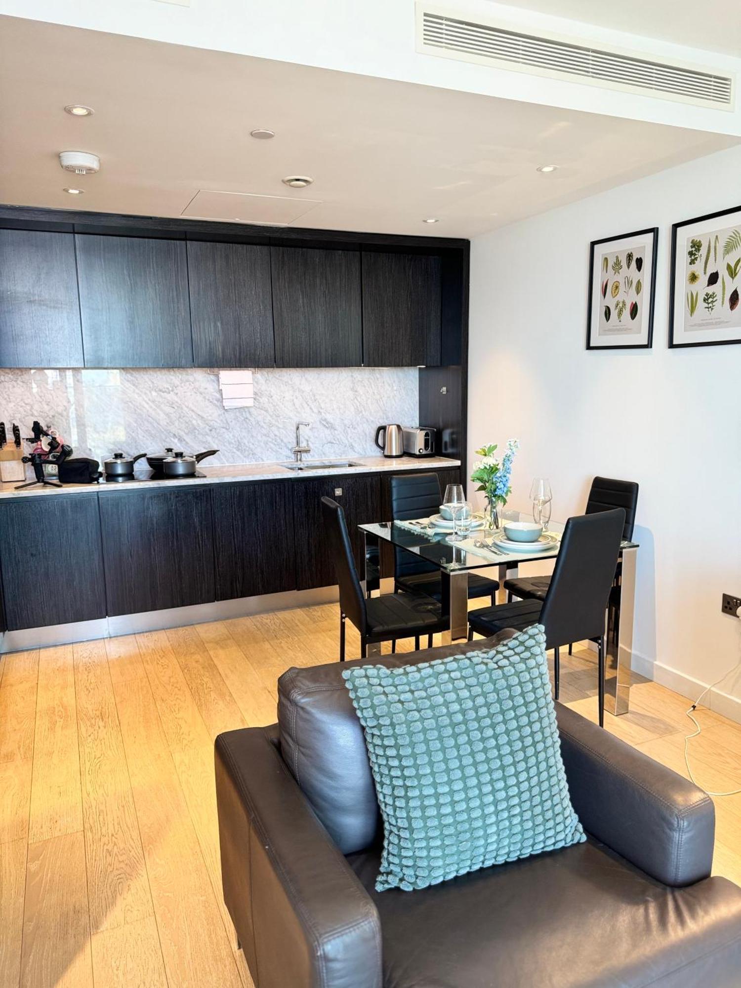 Scenic View 1-bed Near Downtown With Free Wifi Apartment