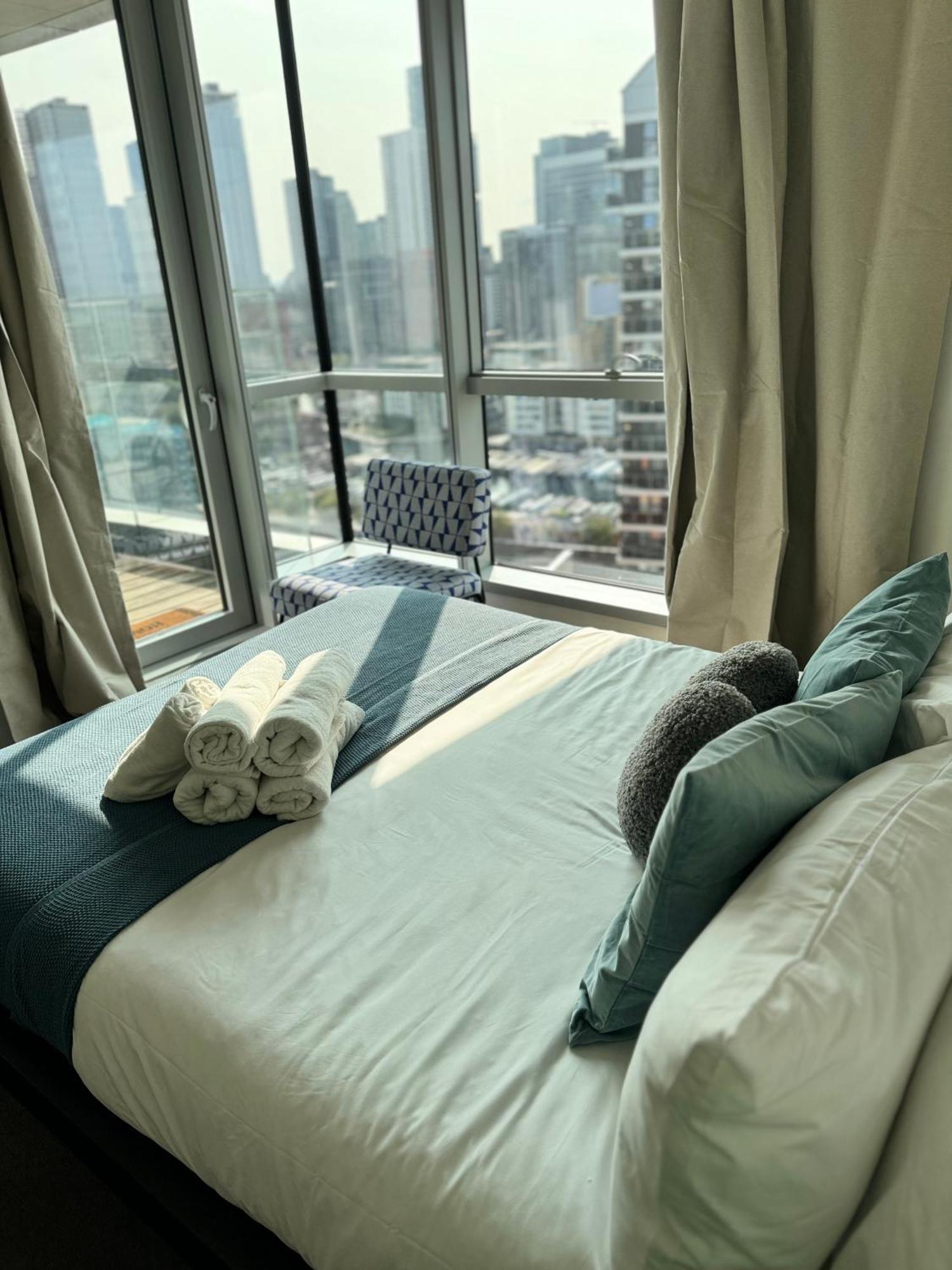 Scenic View 1-bed Near Downtown With Free Wifi * London