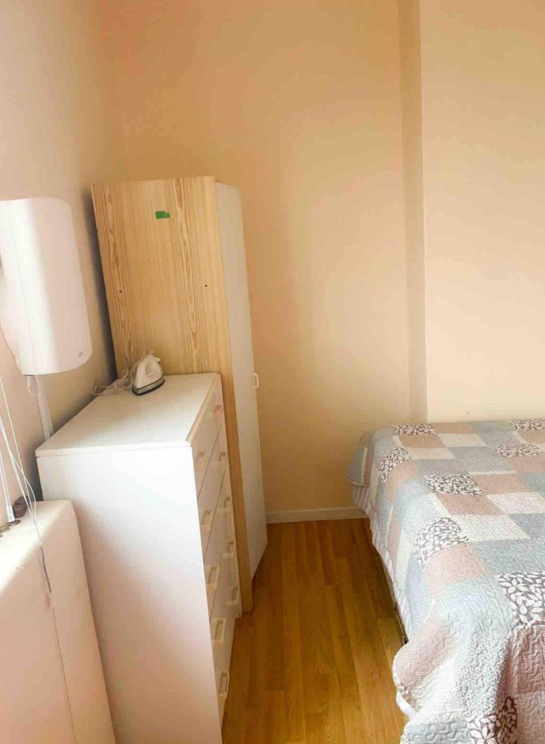 Homestay For Solo Travellers In Euston *