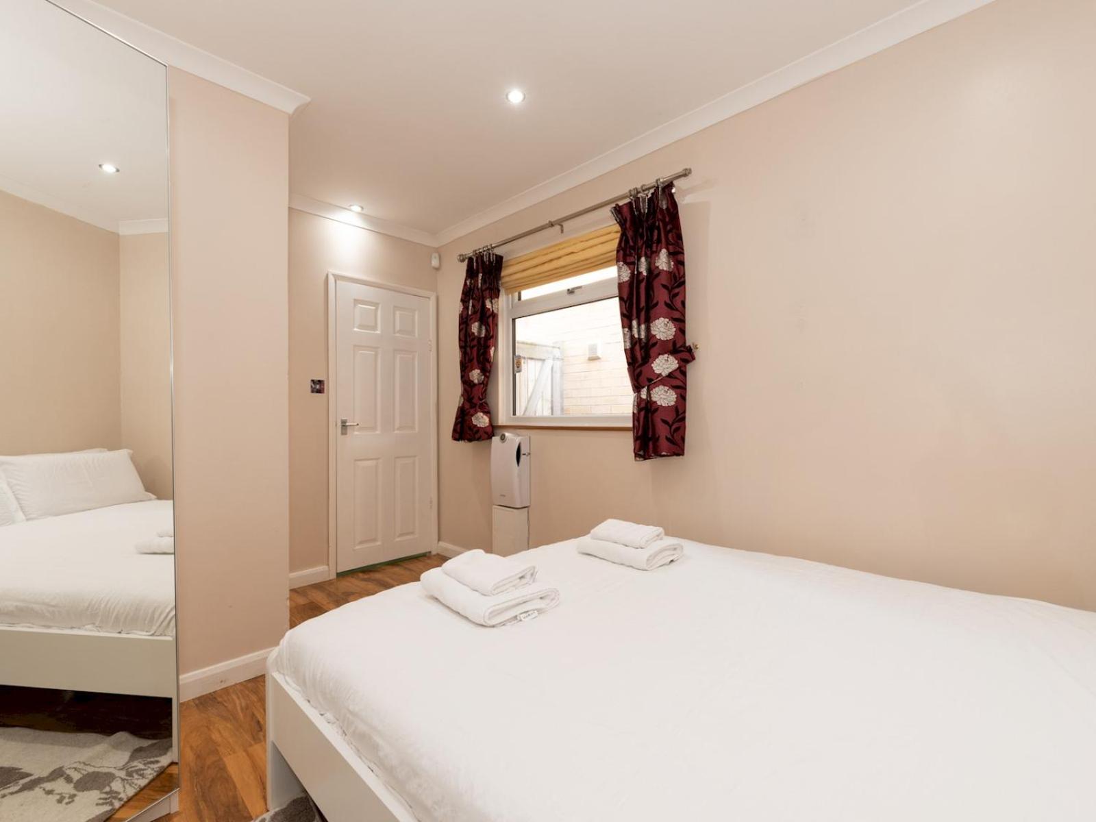 Vakantiehuis 4 Bed House In Greater Parking Pass The Keys Londen