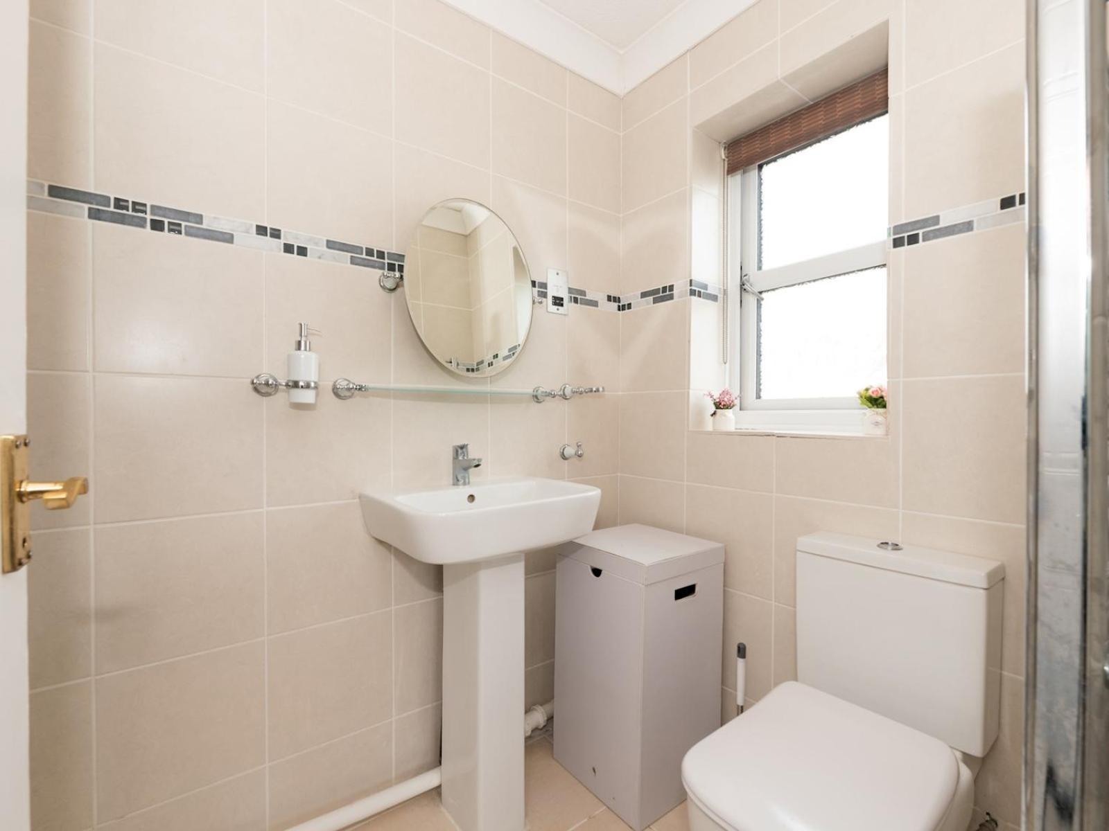 Vakantiehuis 4 Bed House In Greater Parking Pass The Keys Londen