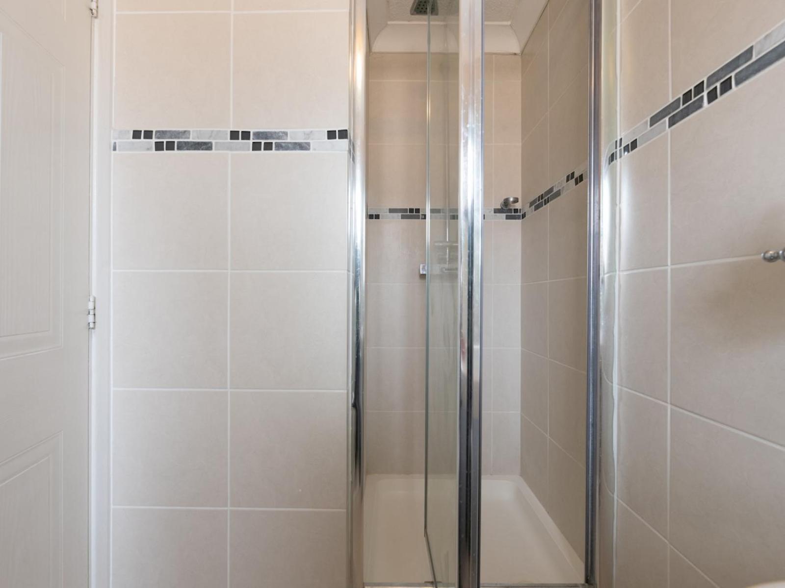 4 Bed House In Greater Parking Pass The Keys Vakantiehuis Londen