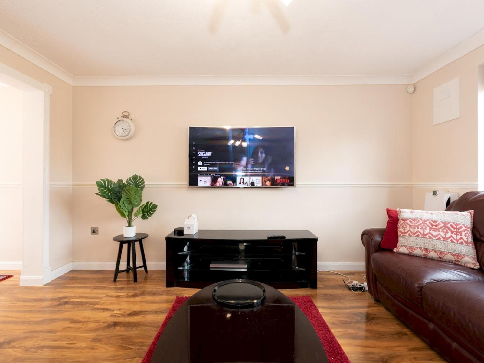 Vakantiehuis 4 Bed House In Greater Parking Pass The Keys Londen