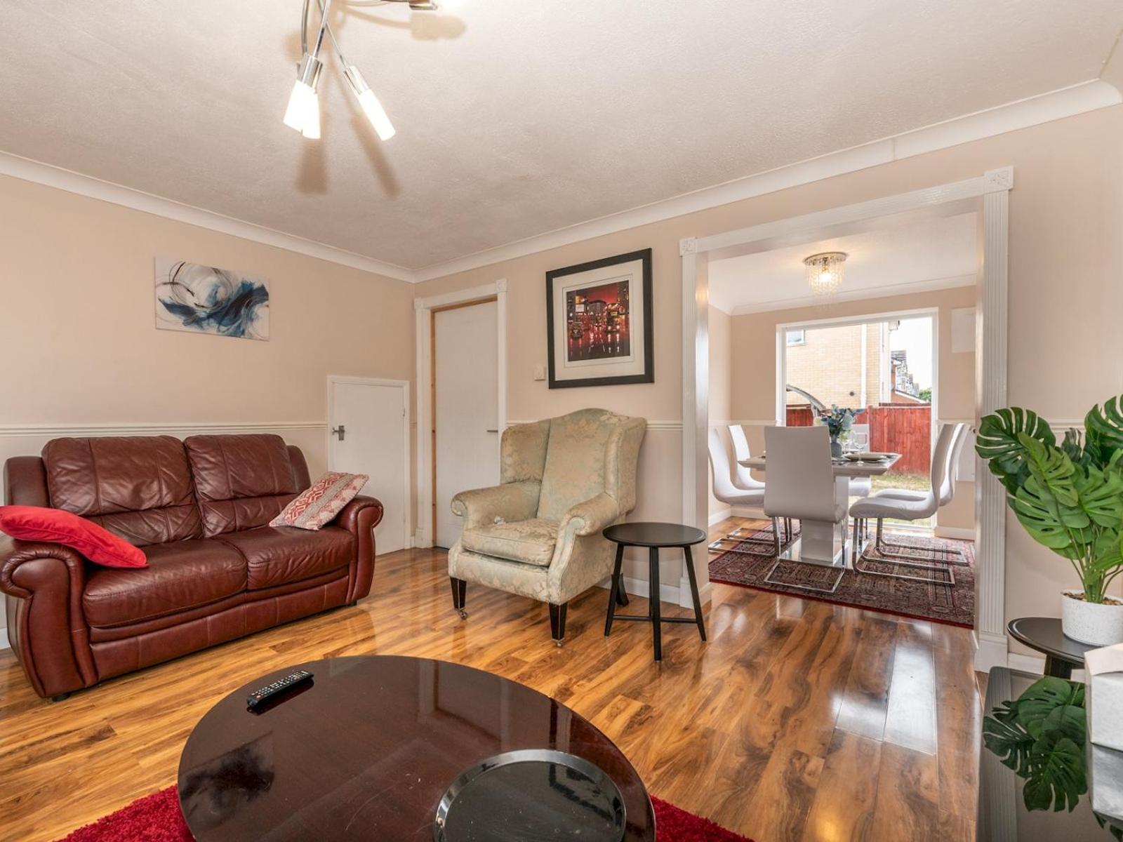 Vakantiehuis 4 Bed House In Greater Parking Pass The Keys