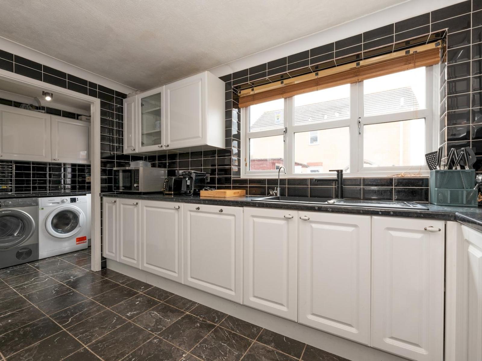4 Bed House In Greater Parking Pass The Keys Holiday home London