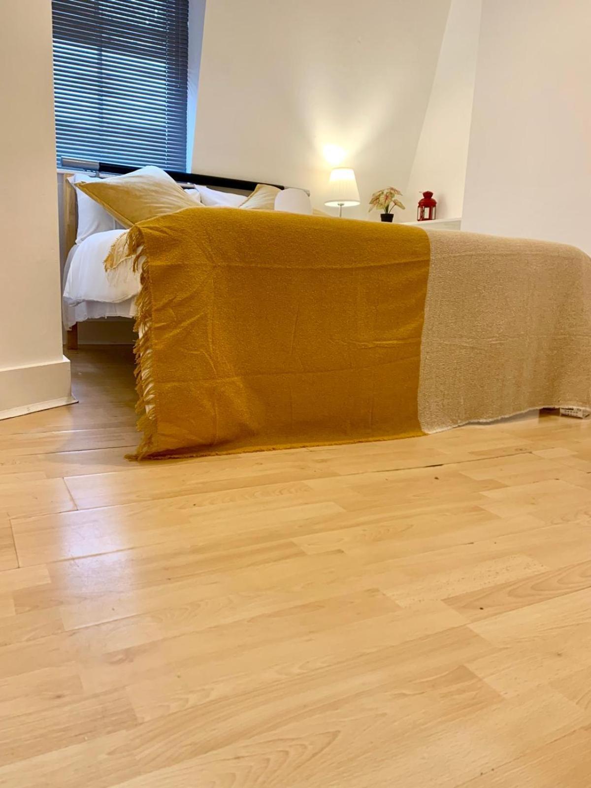 Aldgate East Bed and breakfast