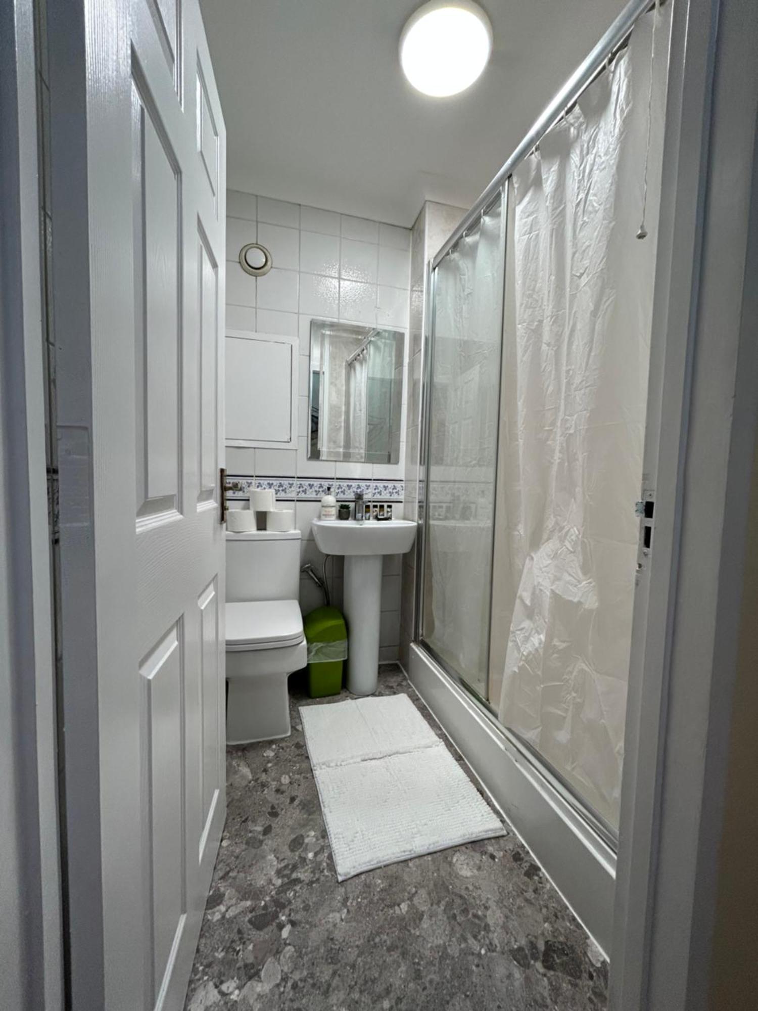 Apartamento Posh 2 Bedroom Living Kitchen 2 Bathroom
