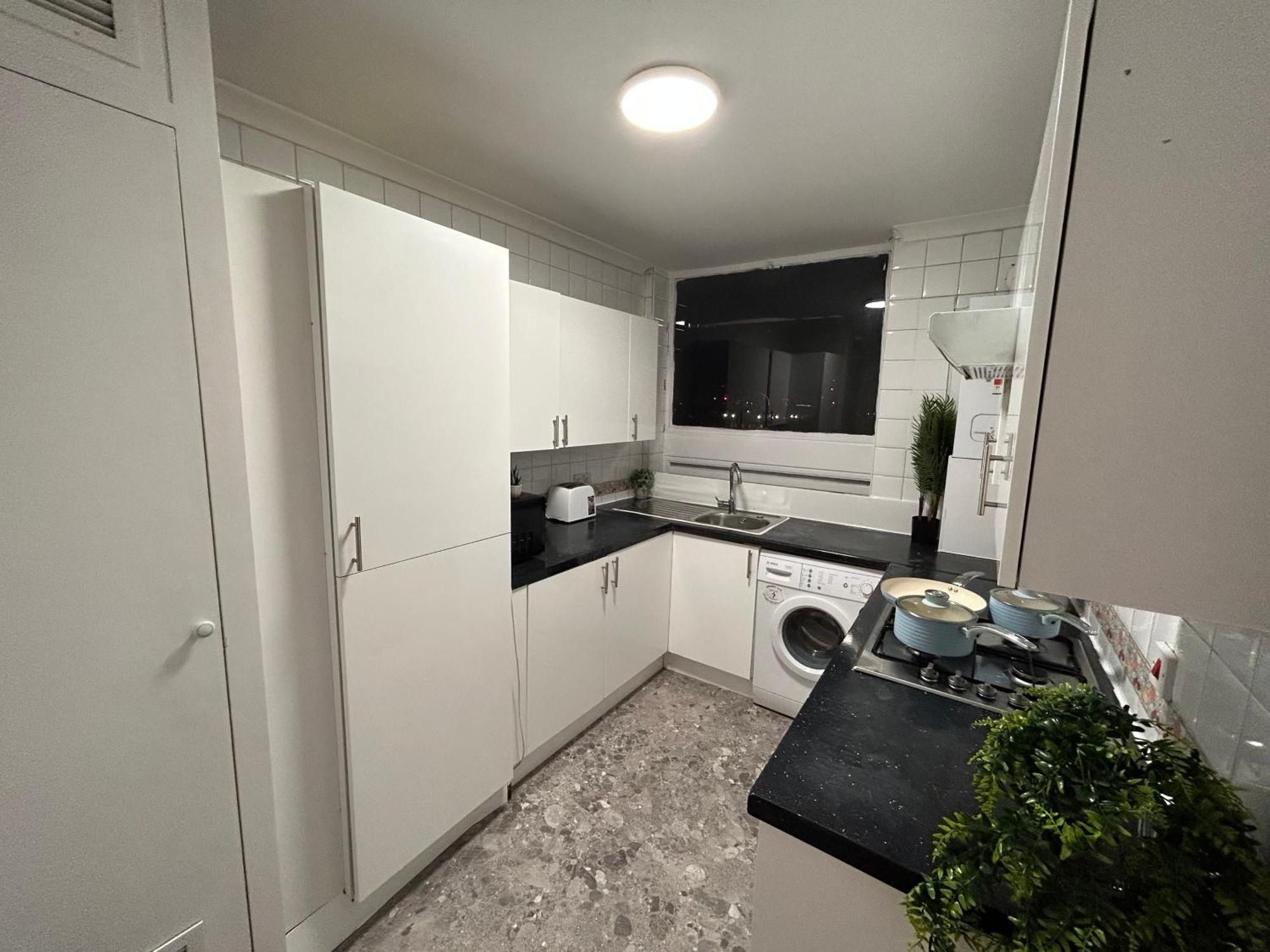 Posh 2 Bedroom Living Kitchen 2 Bathroom * Londres