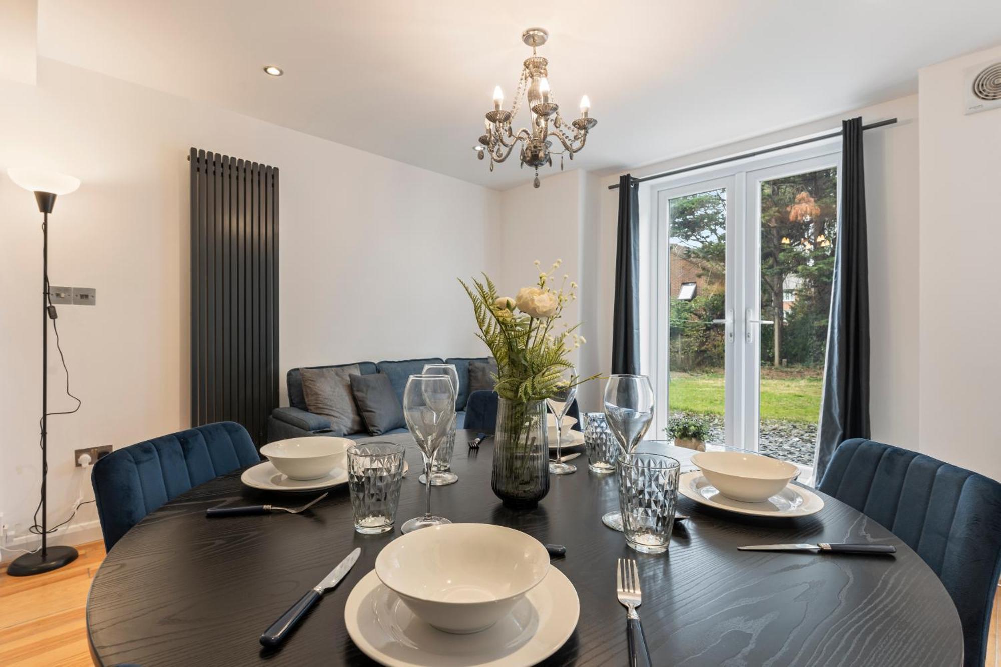 Apartamento Charming 2-bed Flat With Garden In Londres