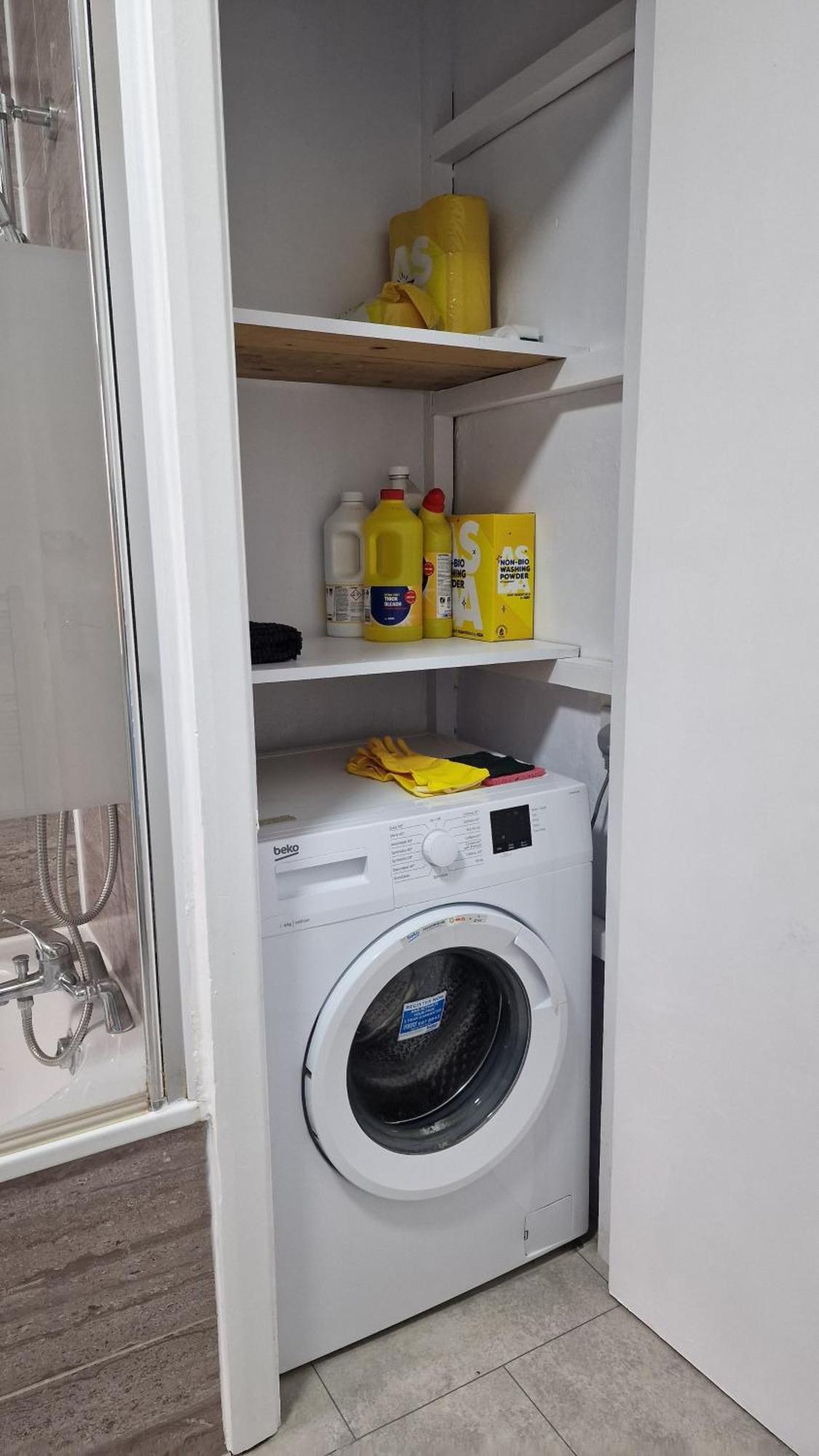 Luxury With Open Garden Apartment London