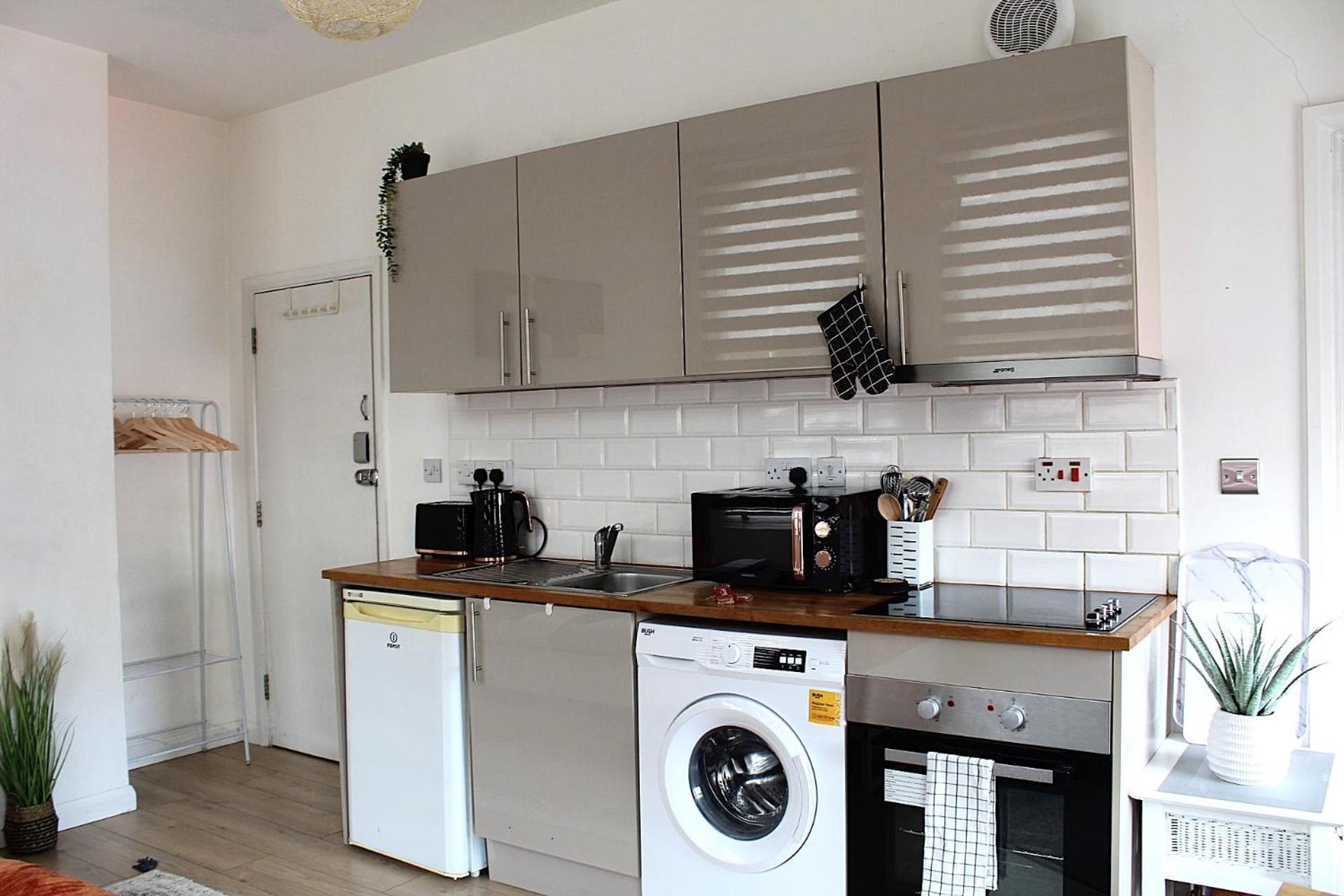 Charming With Sofabed Apartment