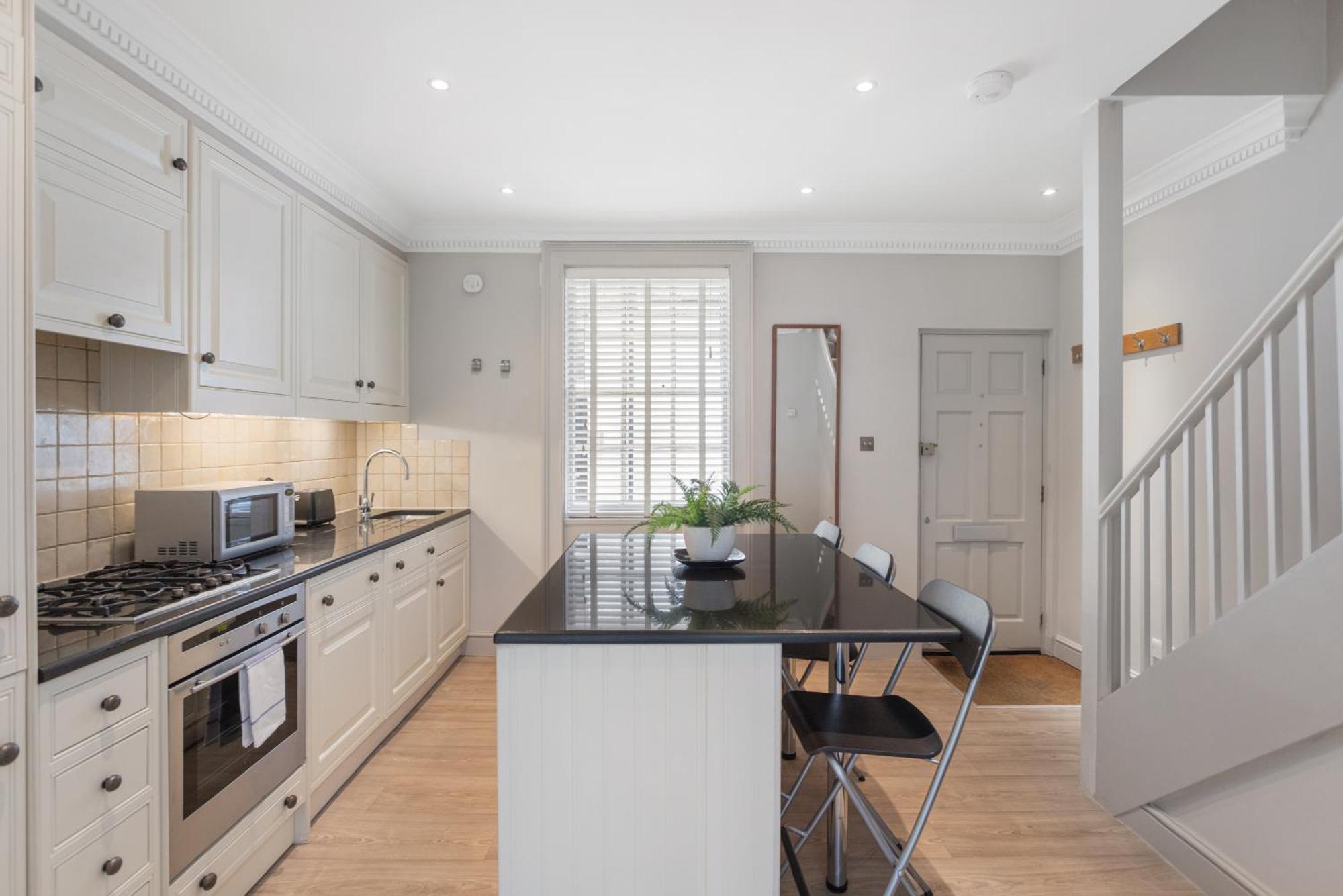 Stunning Knightsbridge 2bed Flat! Londen