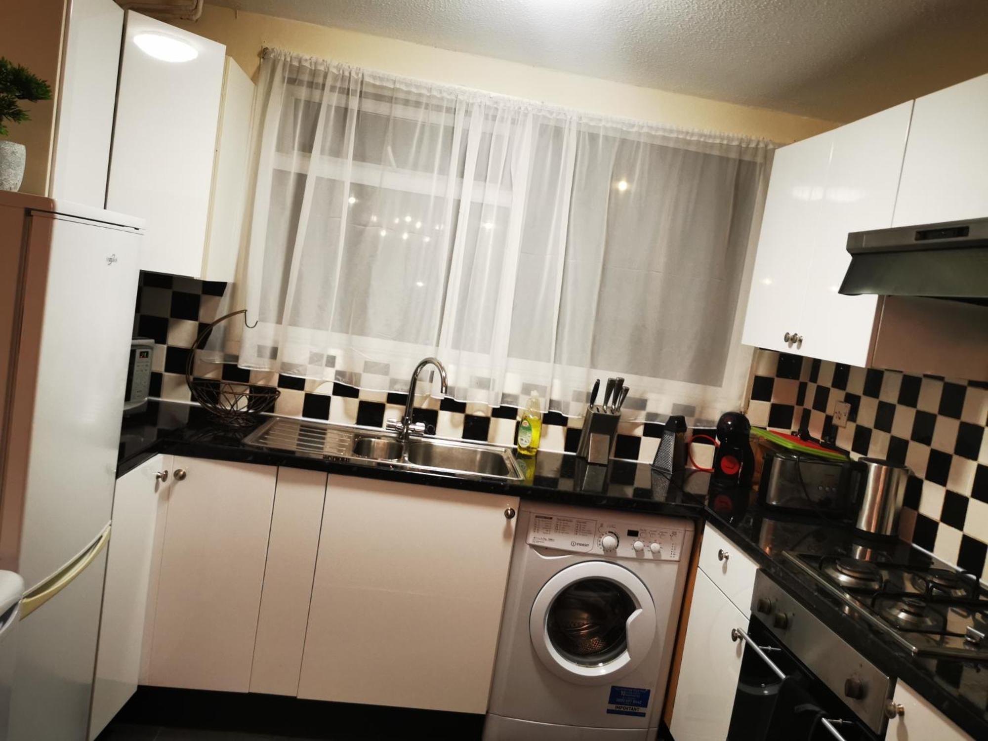 Charming House With 3 Bedrooms Near O2arena Ferienhaus *