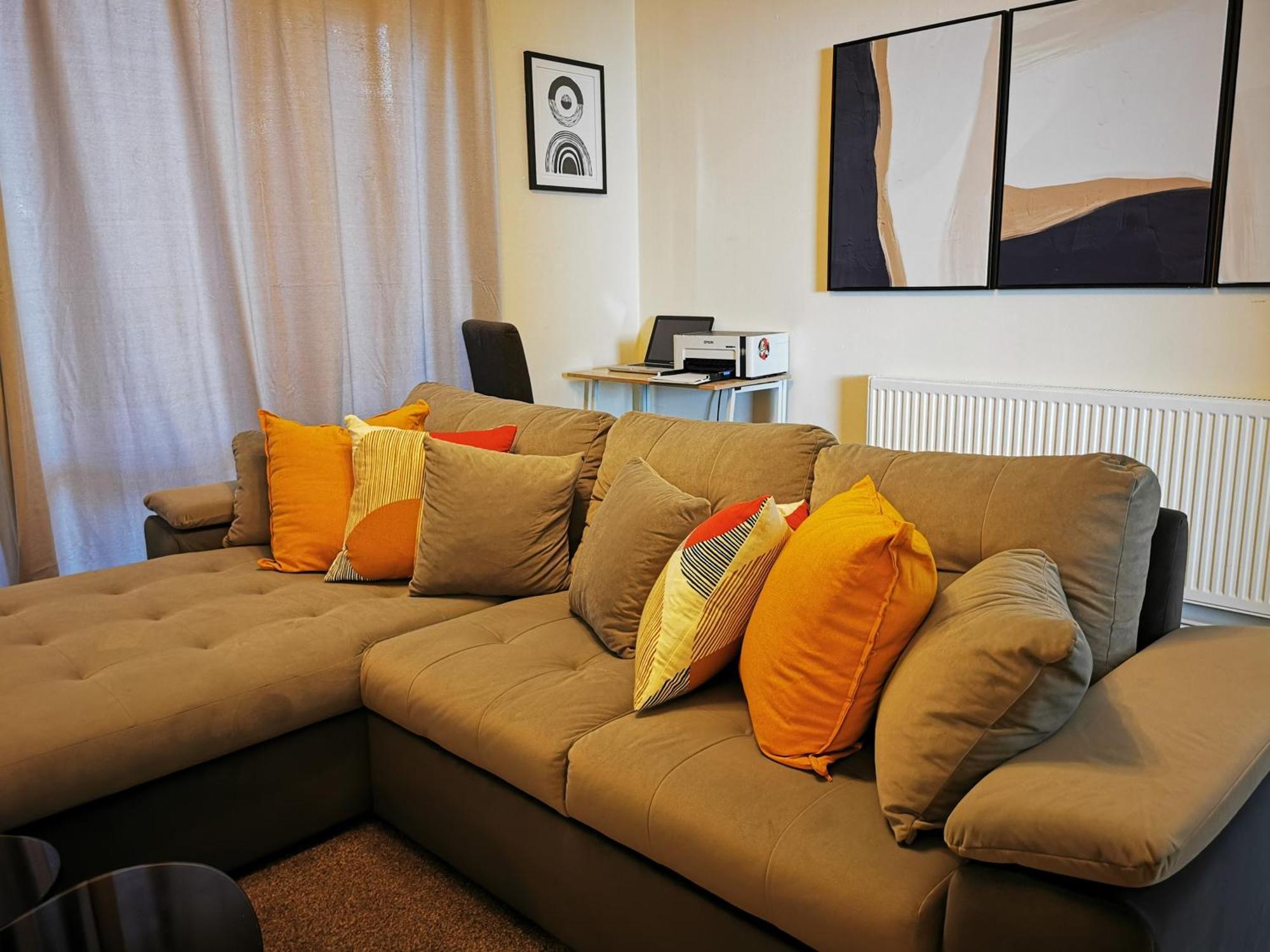 Charming House With 3 Bedrooms Near O2arena Ferienhaus London