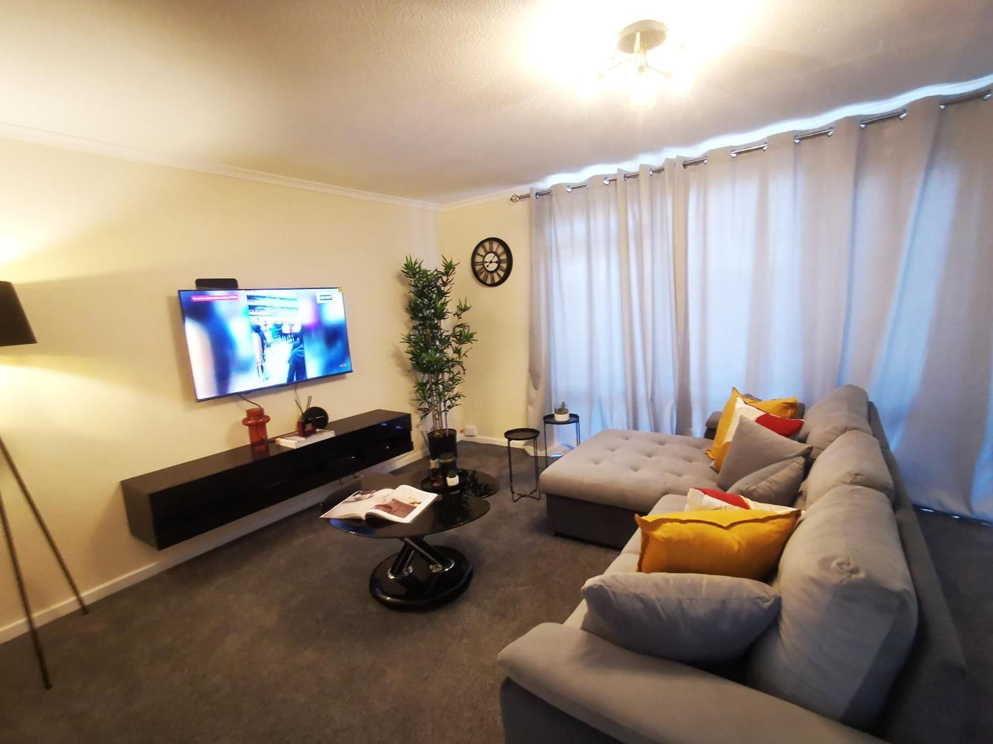 Charming House With 3 Bedrooms Near O2arena Ferienhaus
