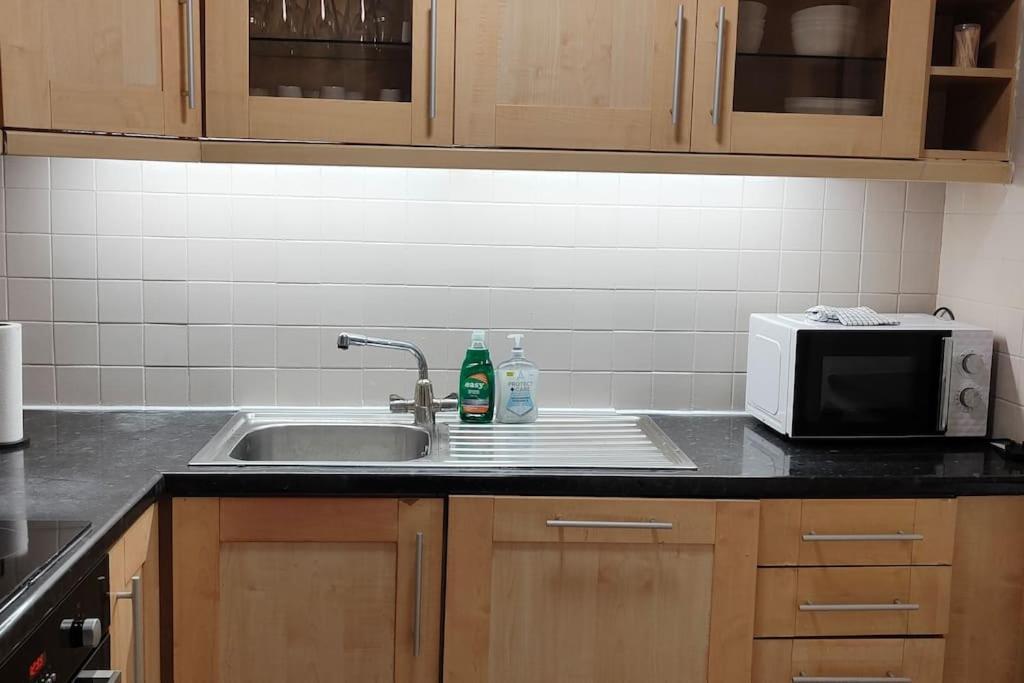 Two Bedroom In Paddington, *