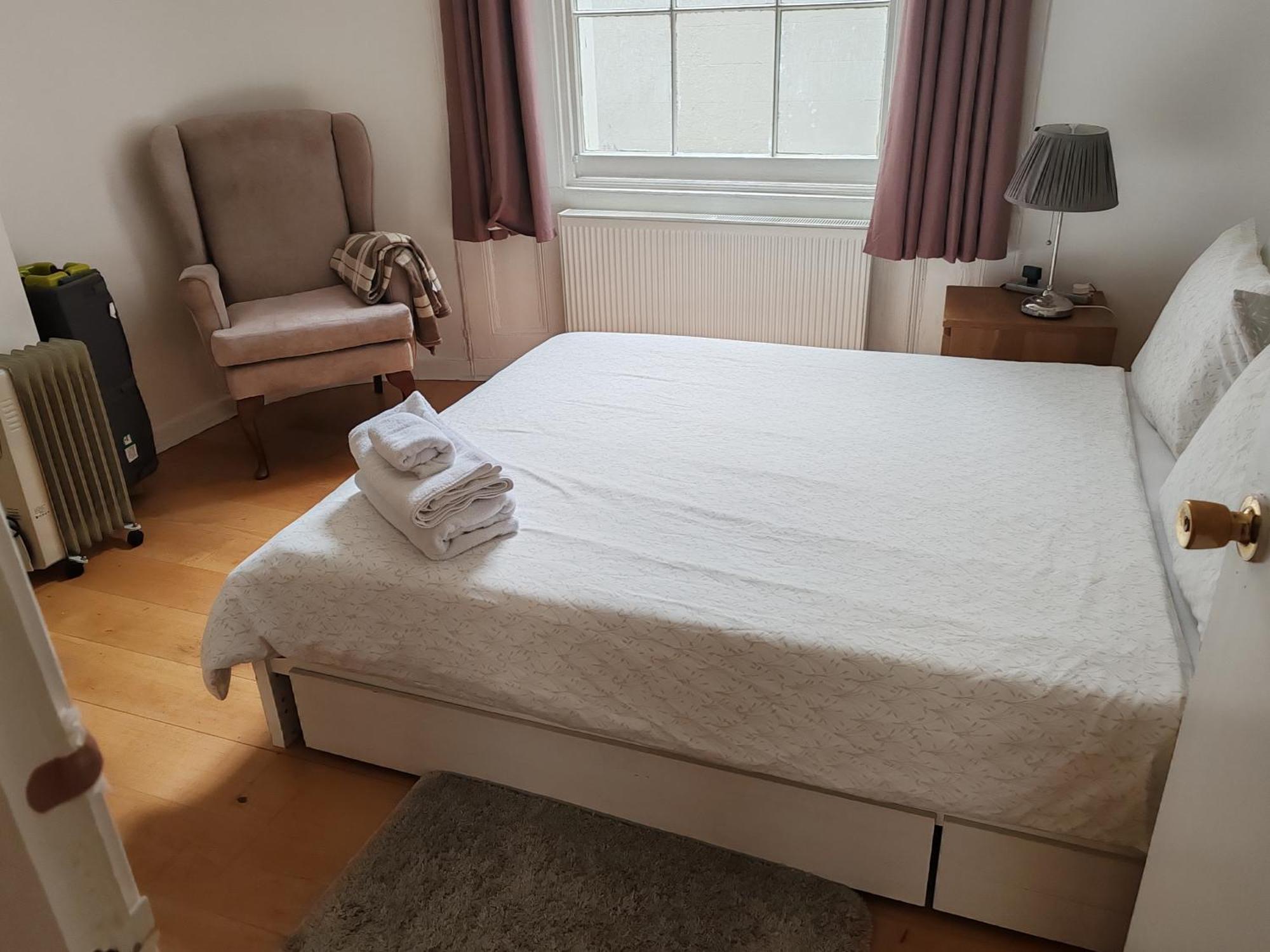 Two Bedroom In Paddington, London
