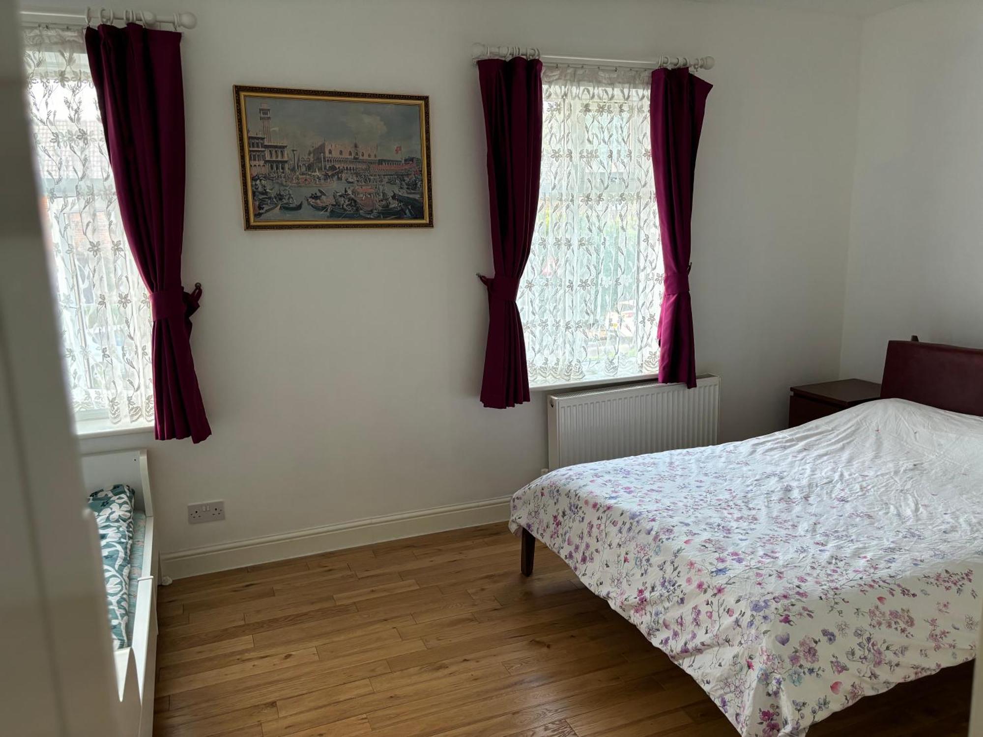 Spacious 2 Bedroom House With Garden * Londen