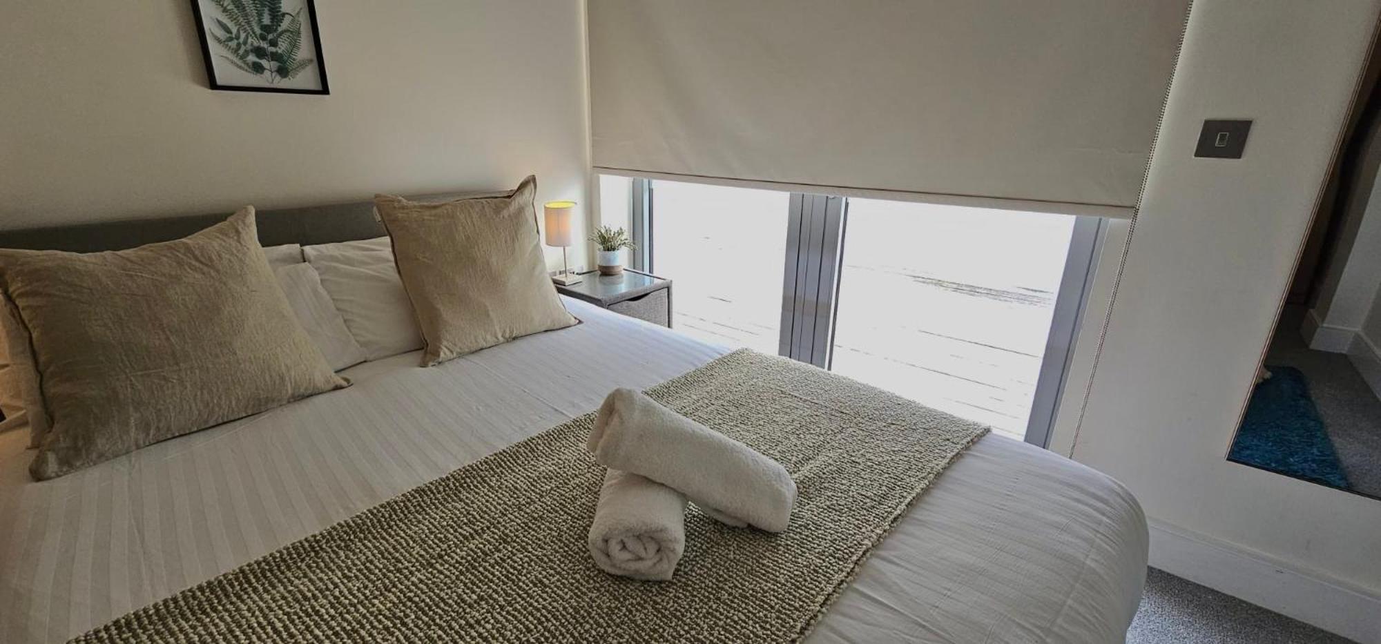 Spacious 3-bed 3-bath Luxury With Balcony Hyde Park *