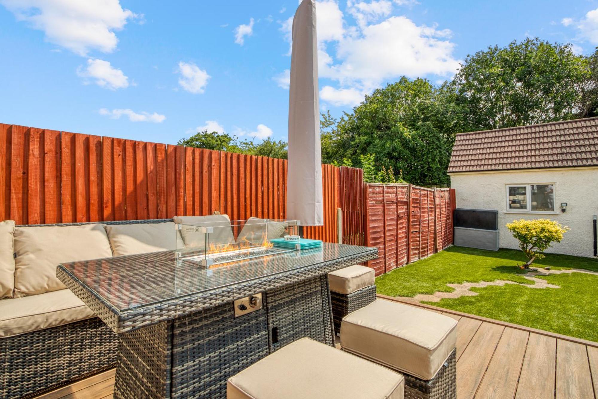 Casa Marina- 4 Bedroom House With Garden And Balcony