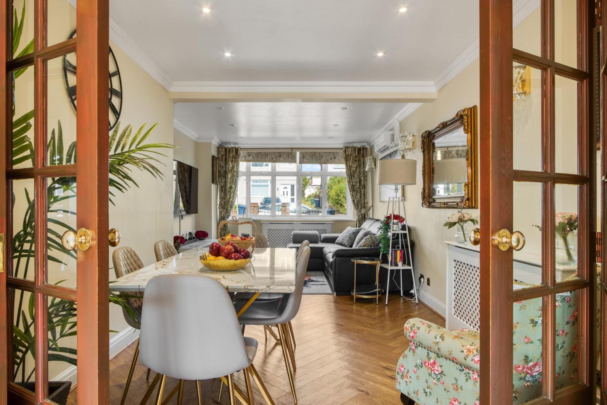 Casa Marina- 4 Bedroom House With Garden And Balcony