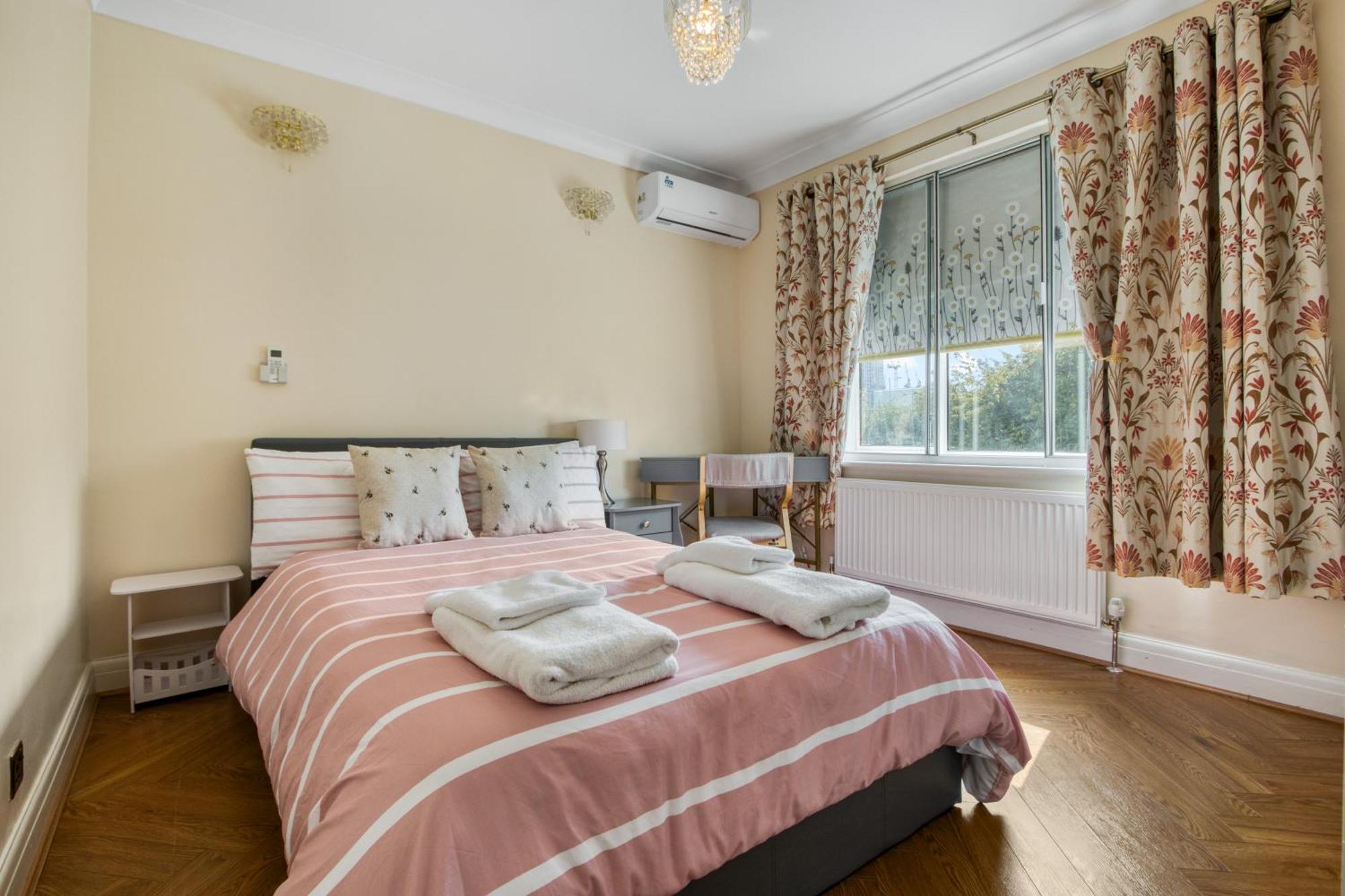 Holiday home Casa Marina- 4 Bedroom House With Garden And Balcony London