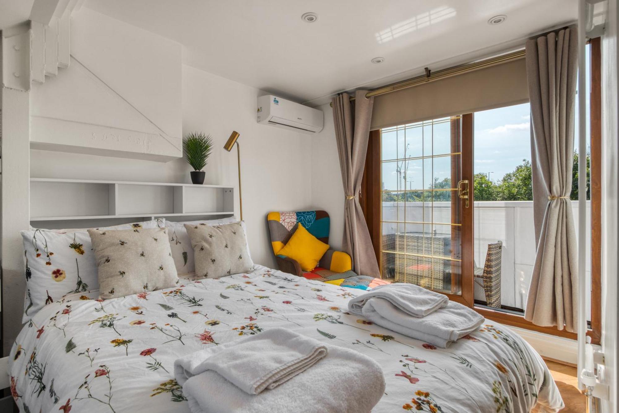 Casa Marina- 4 Bedroom House With Garden And Balcony London