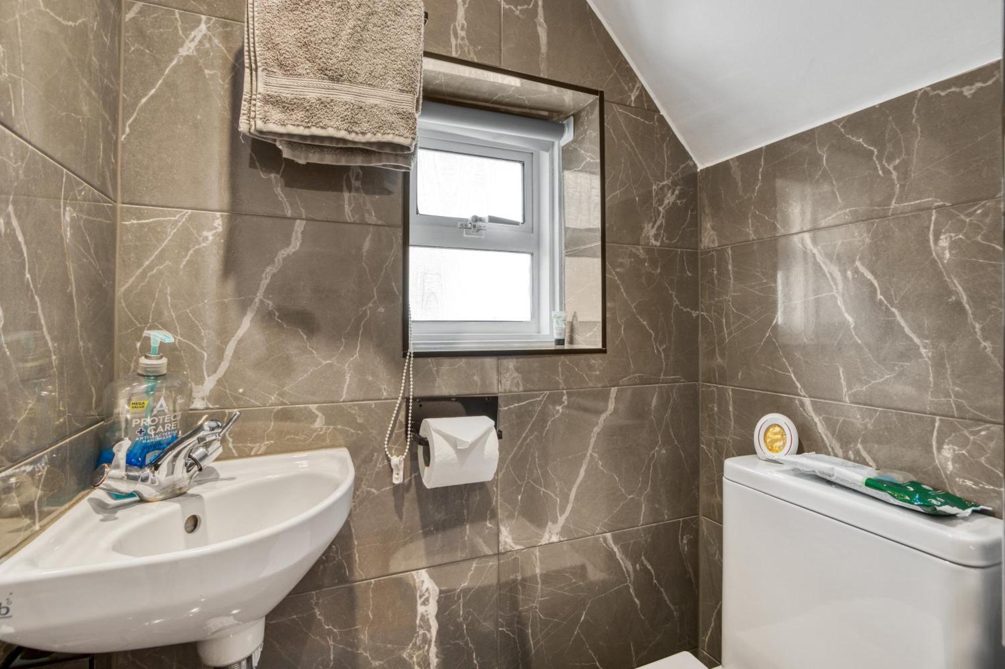 Casa Marina- 4 Bedroom House With Garden And Balcony London