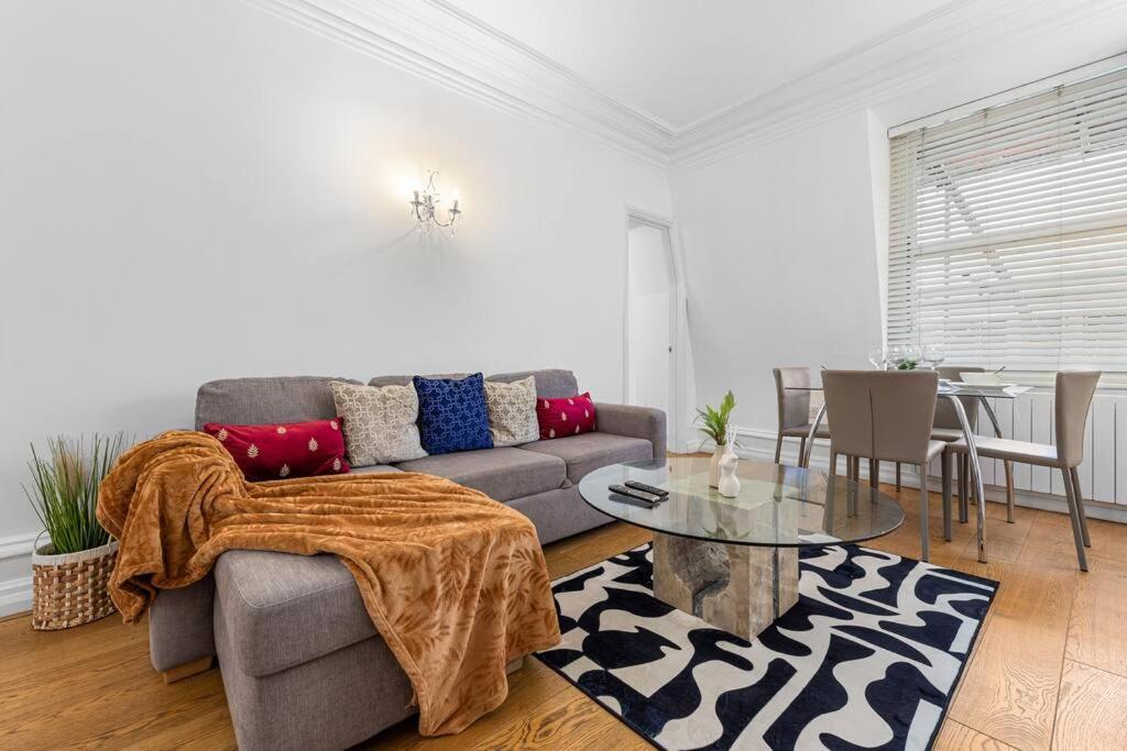 1br Harrods Hydepark Knightsbridge Kb91 Apartment London