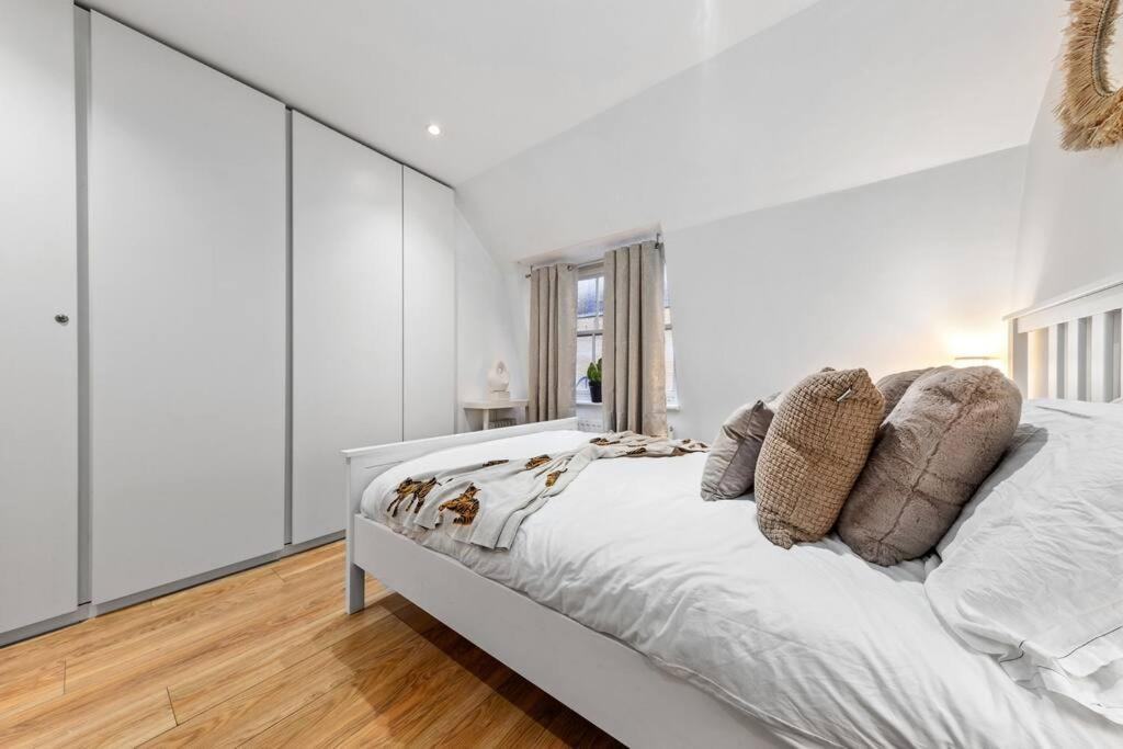Apartment 3 Bedroom Flat In Mayfair Hy4