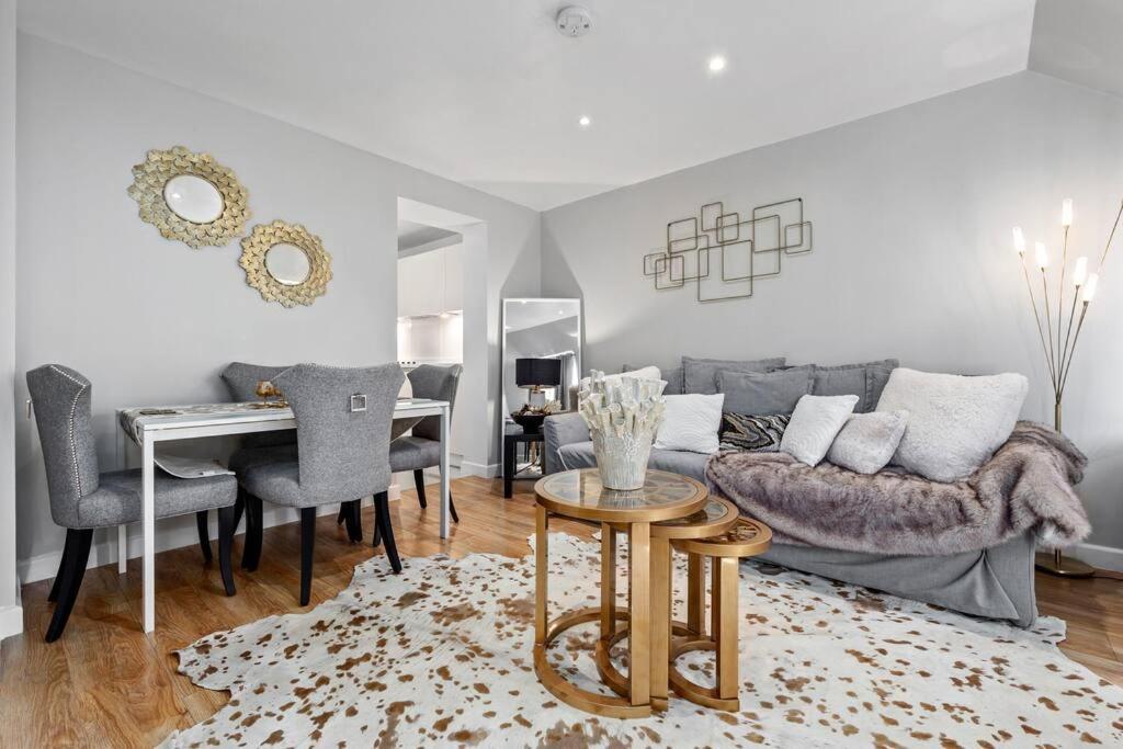 3 Bedroom Flat In Mayfair Hy4 * London