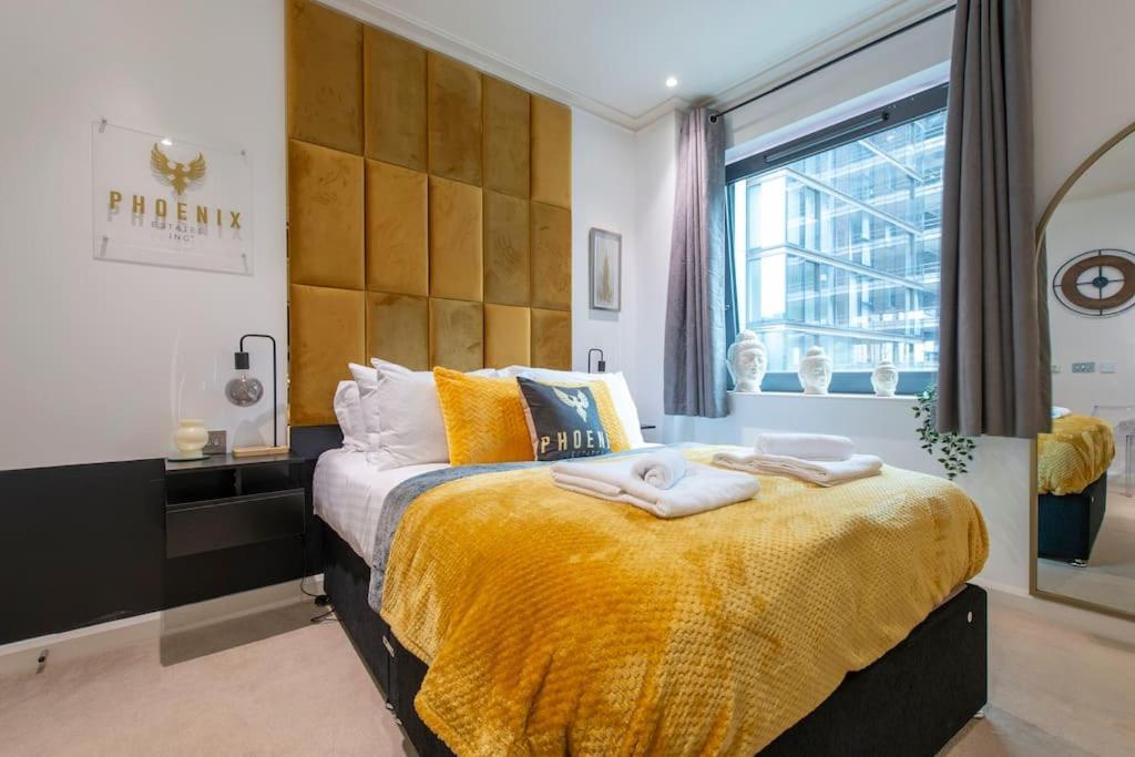 24hr Concierge, Gym, Pool, Museum, Shopping Centre * Londen