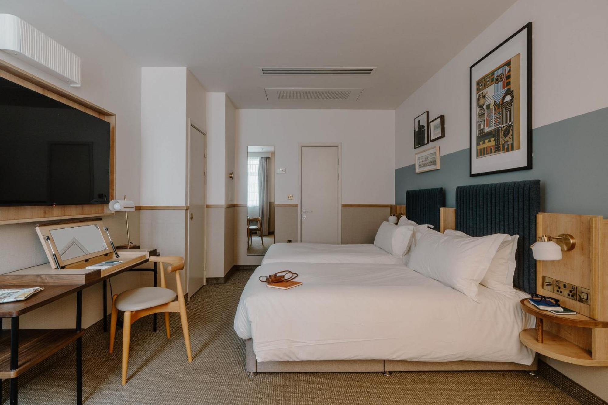 Club Quarters City, Hotel