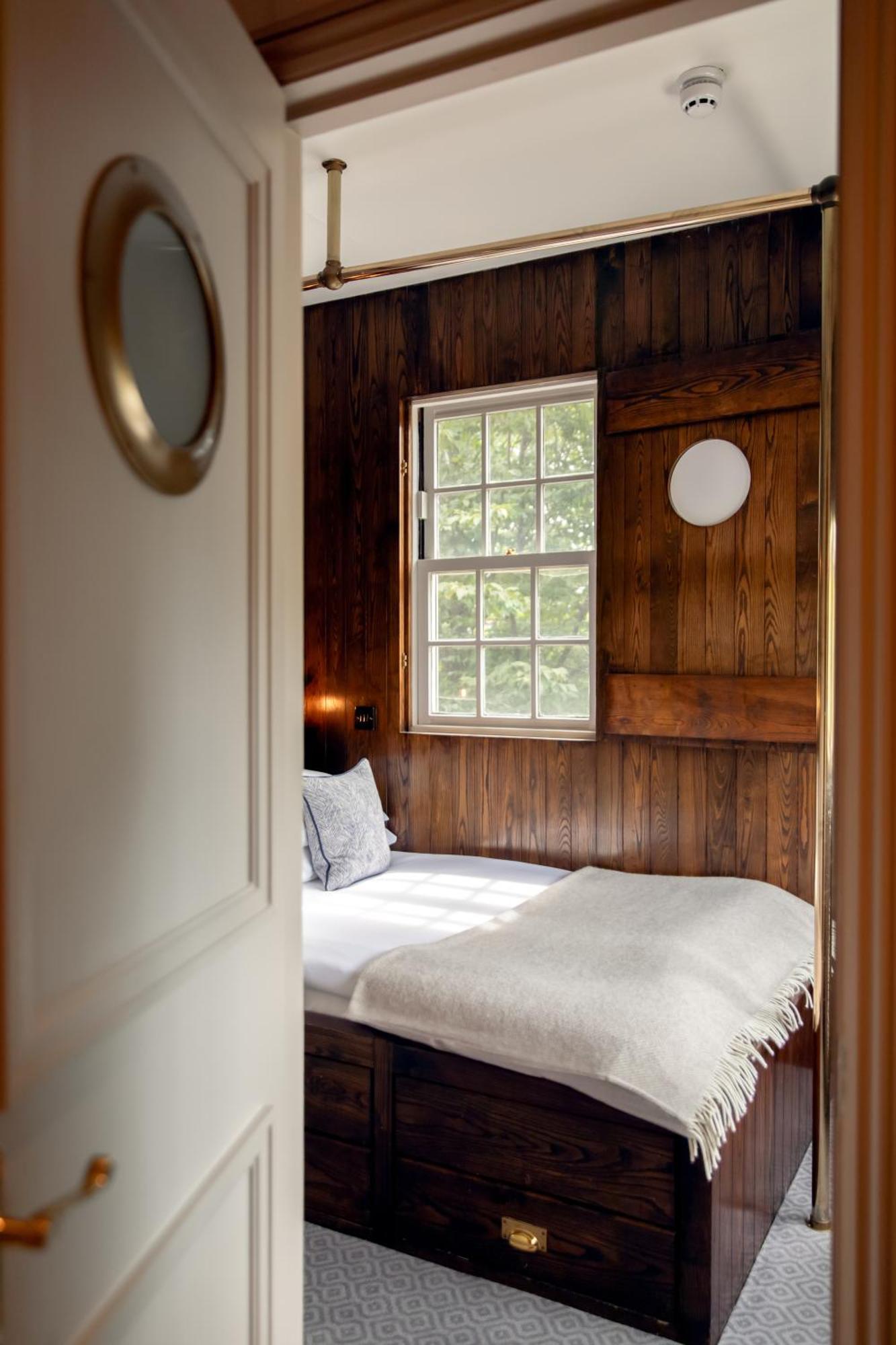 Inn The Pilot Inn 3*