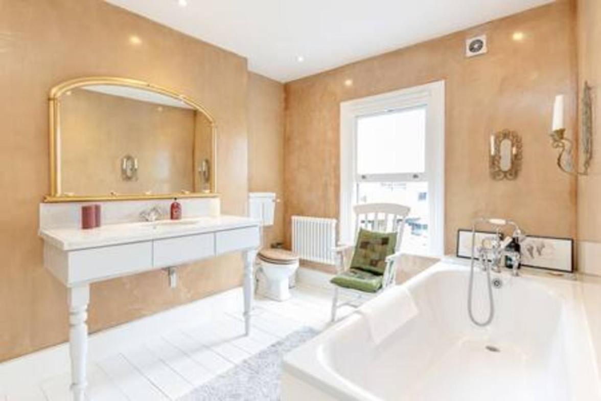 Apartment Vauxhall 3 Bed House By Basetogo London